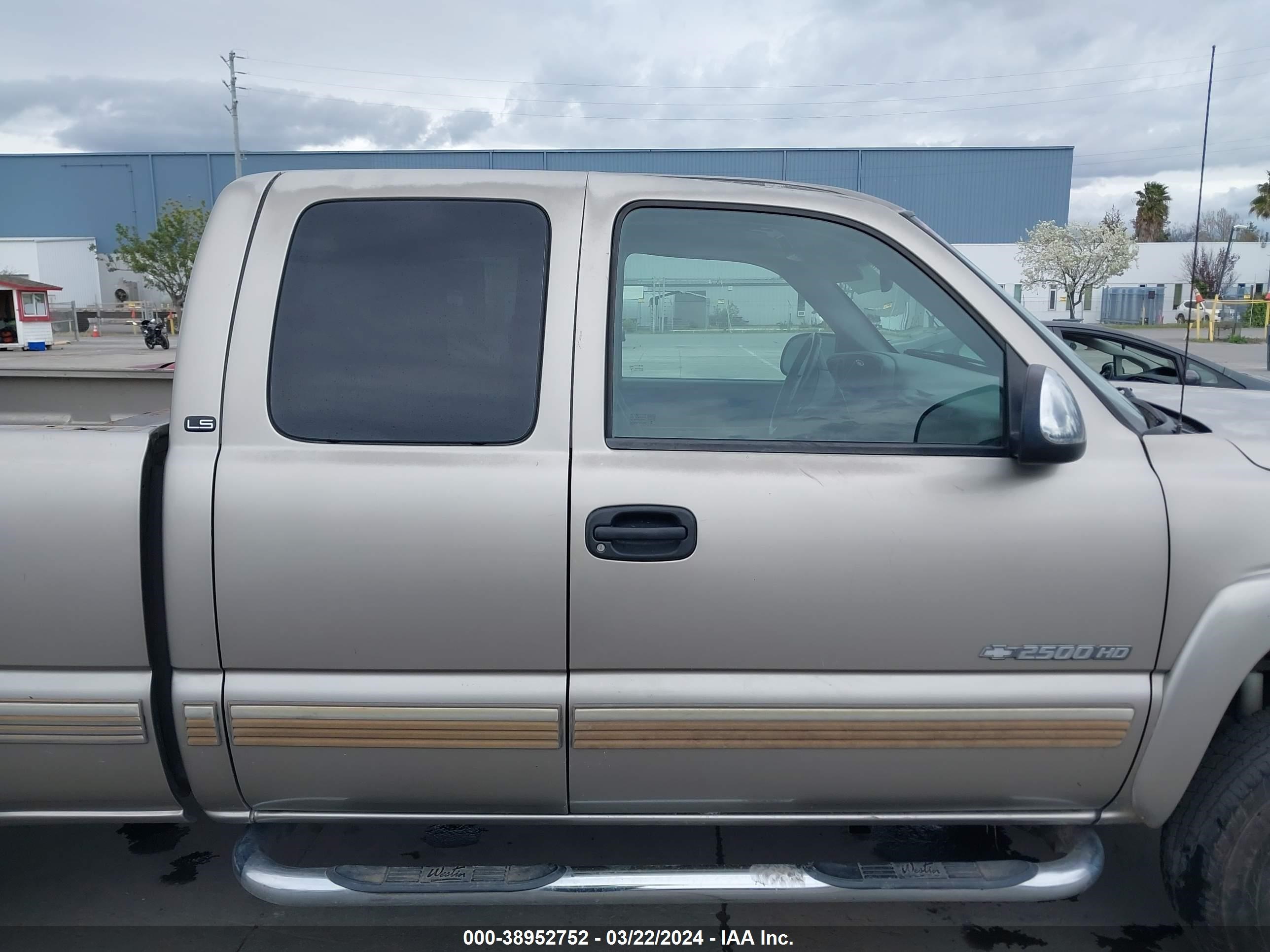 Photo 12 VIN: 1GCHC29U52Z116692 - CHEVROLET SILVERADO 