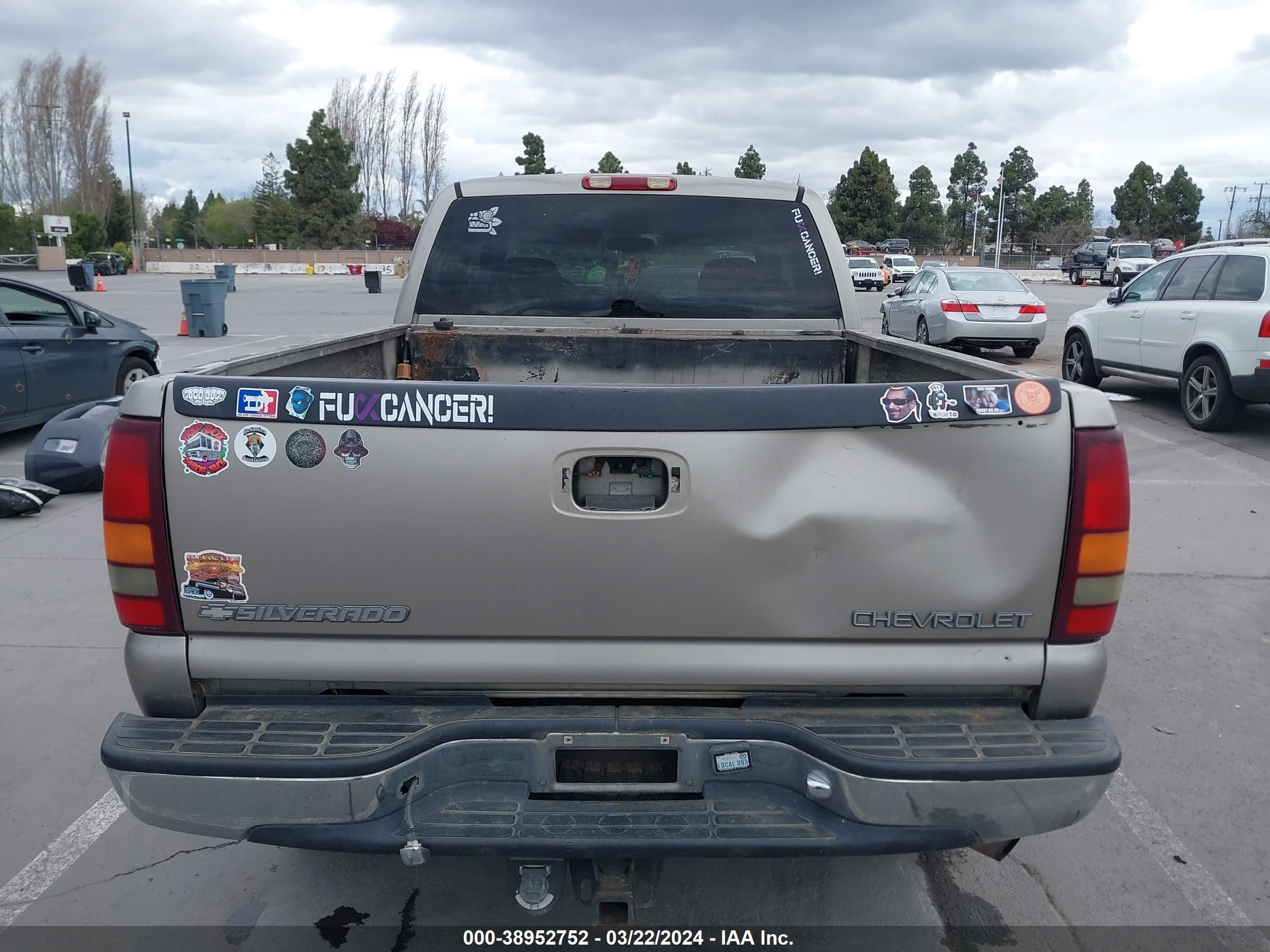 Photo 15 VIN: 1GCHC29U52Z116692 - CHEVROLET SILVERADO 