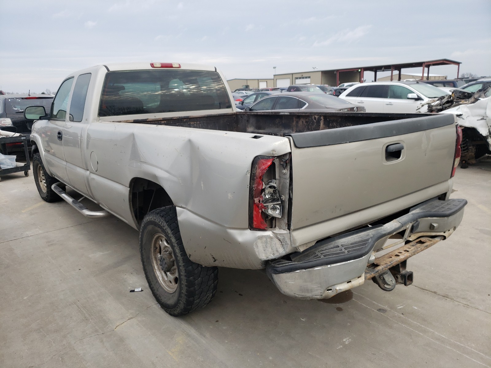 Photo 2 VIN: 1GCHC29U94E250423 - CHEVROLET SILVERADO 