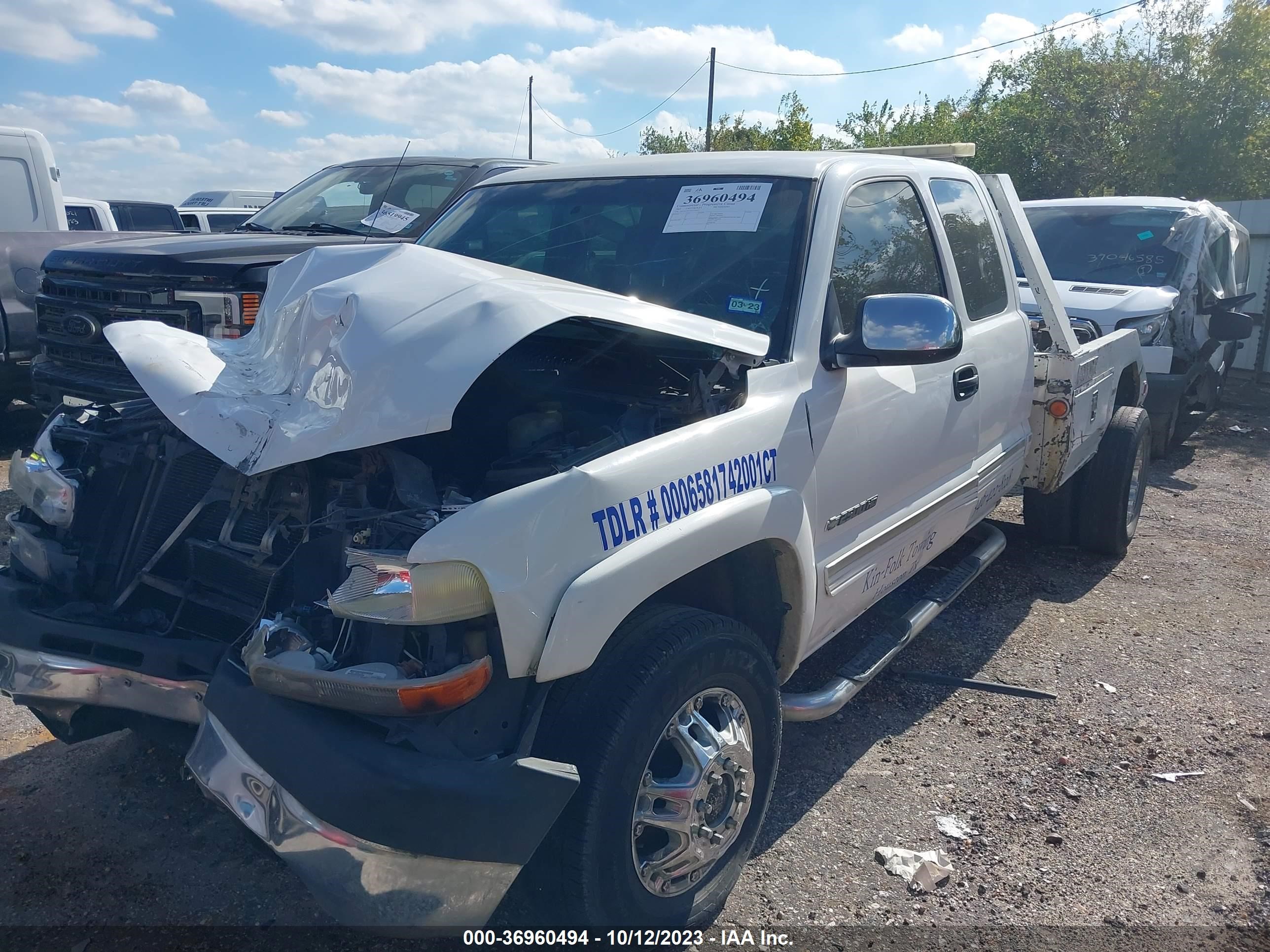 Photo 1 VIN: 1GCHC29UX1E146423 - CHEVROLET SILVERADO 