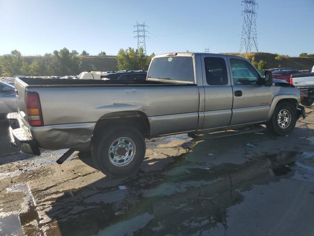 Photo 2 VIN: 1GCHC29UX2E233532 - CHEVROLET SILVERADO 