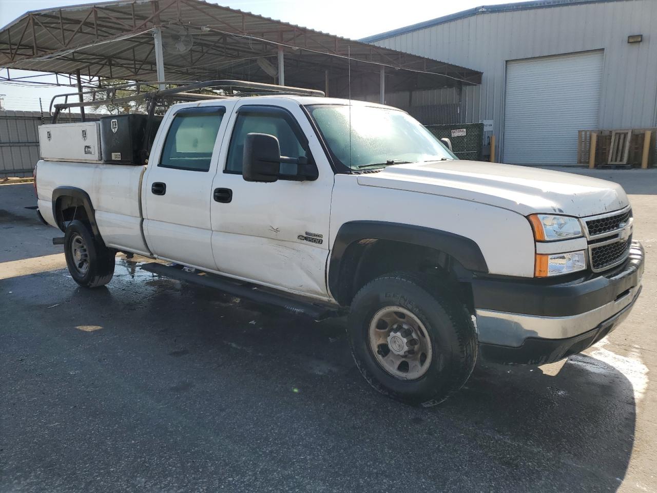 Photo 3 VIN: 1GCHC33D37F113586 - CHEVROLET SILVERADO 