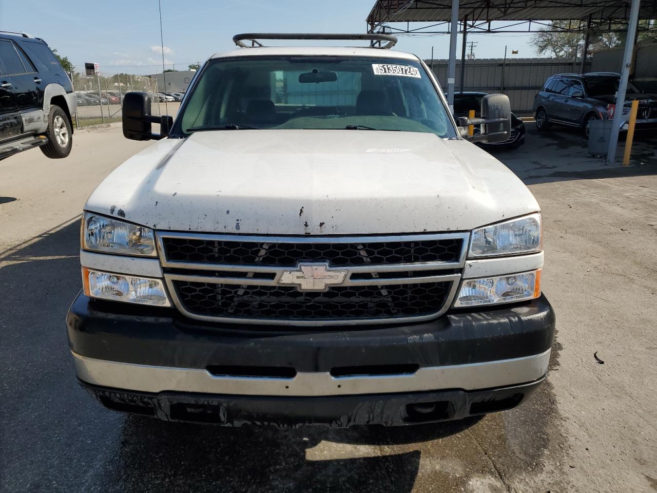 Photo 4 VIN: 1GCHC33D37F113586 - CHEVROLET SILVERADO 