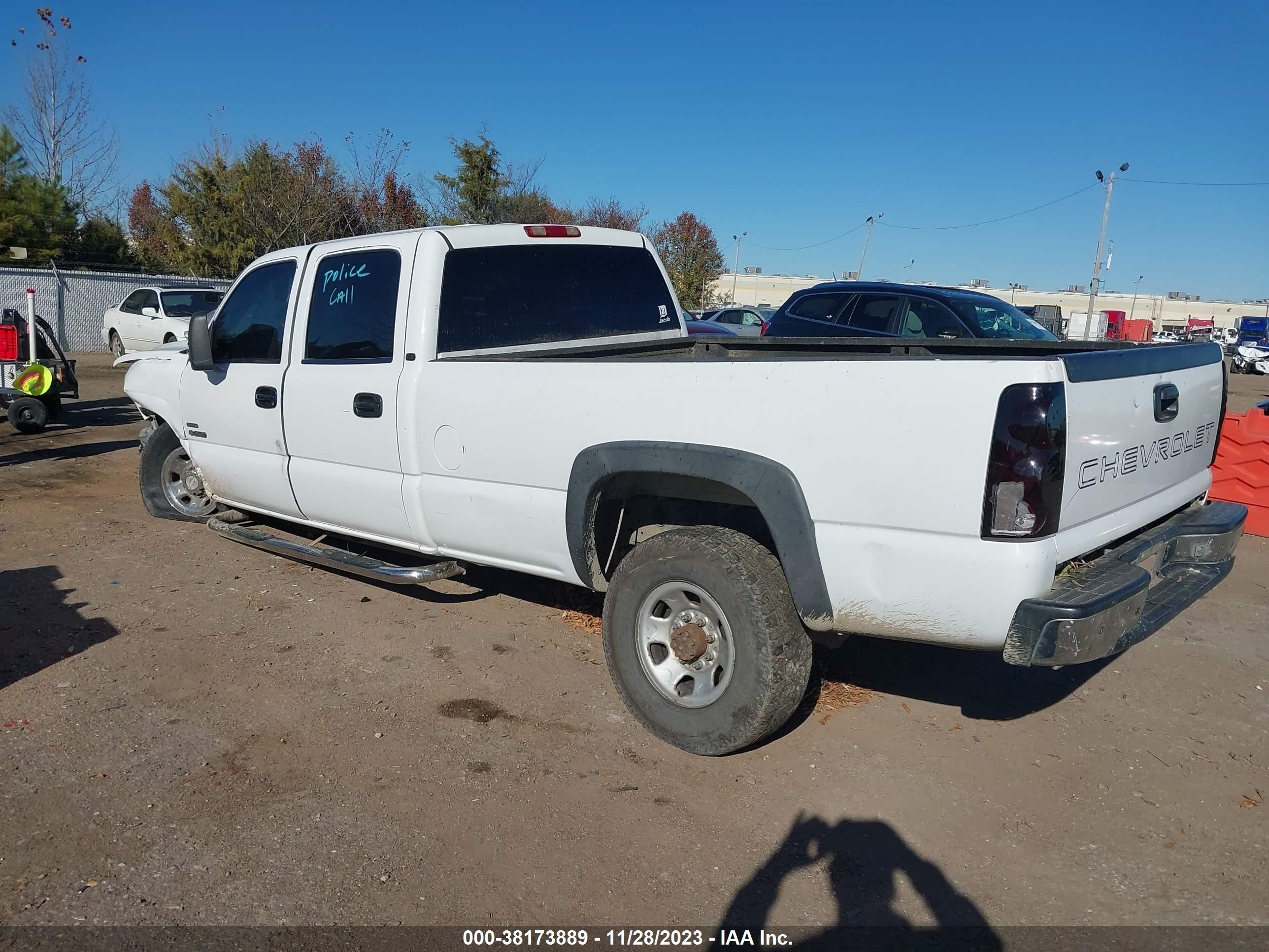 Photo 2 VIN: 1GCHC33D77F164248 - CHEVROLET SILVERADO 