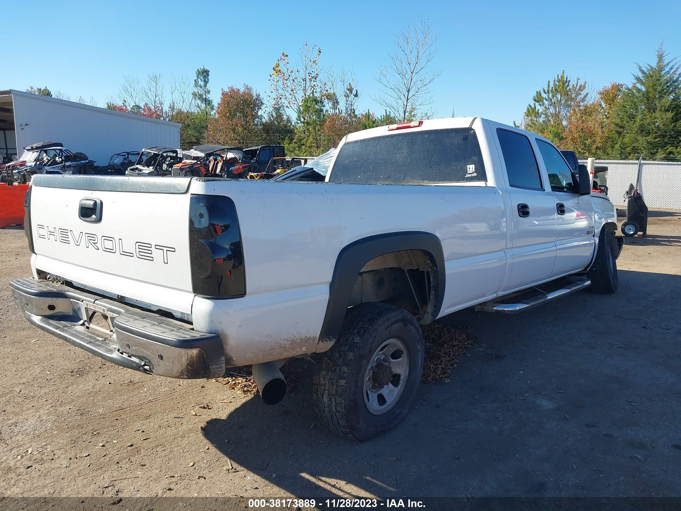 Photo 3 VIN: 1GCHC33D77F164248 - CHEVROLET SILVERADO 