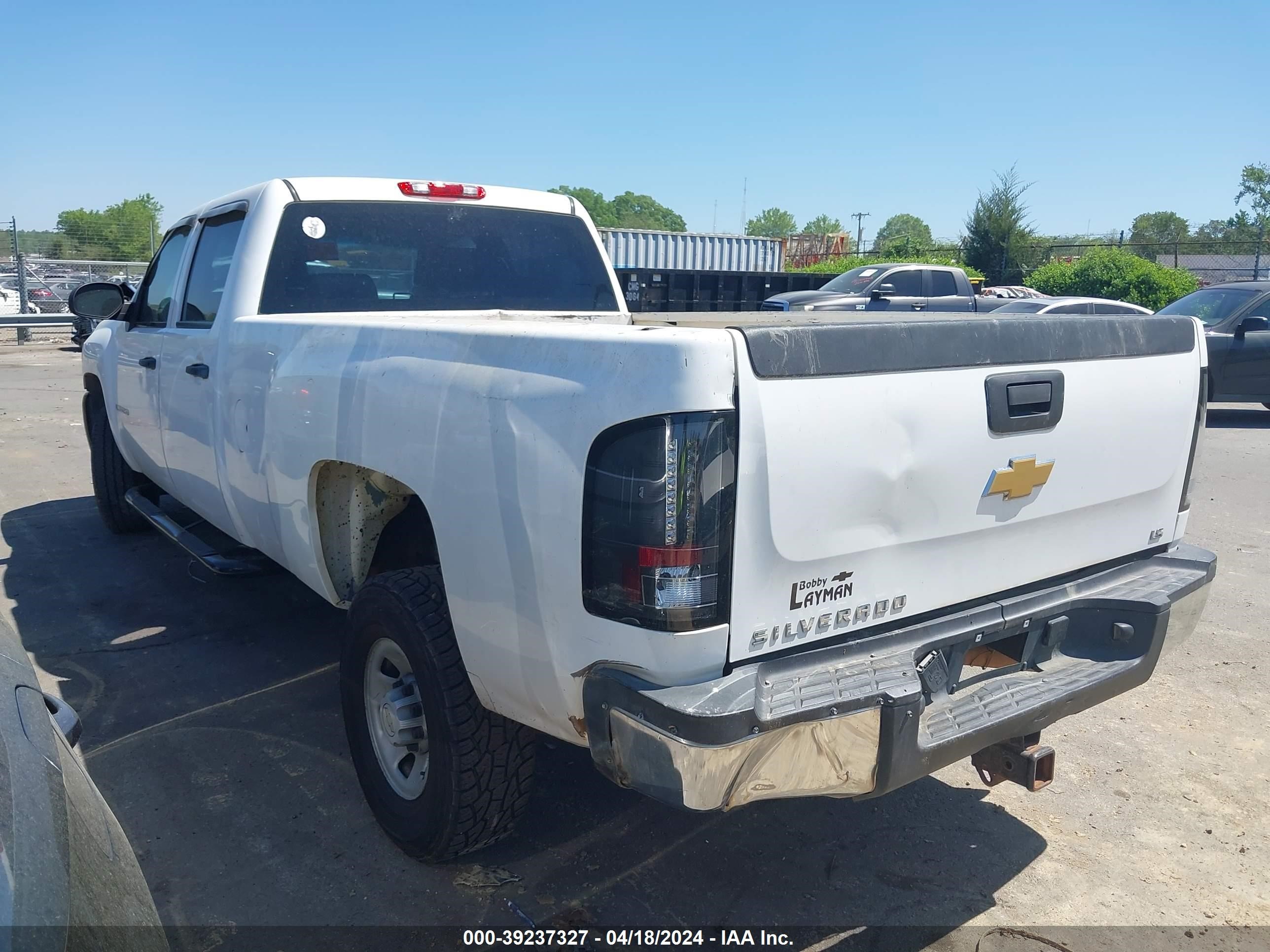 Photo 2 VIN: 1GCHC33KX7F537216 - CHEVROLET SILVERADO 