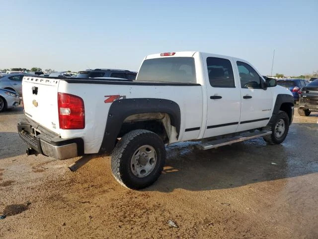 Photo 2 VIN: 1GCHC43K59F104587 - CHEVROLET SILVERADO 