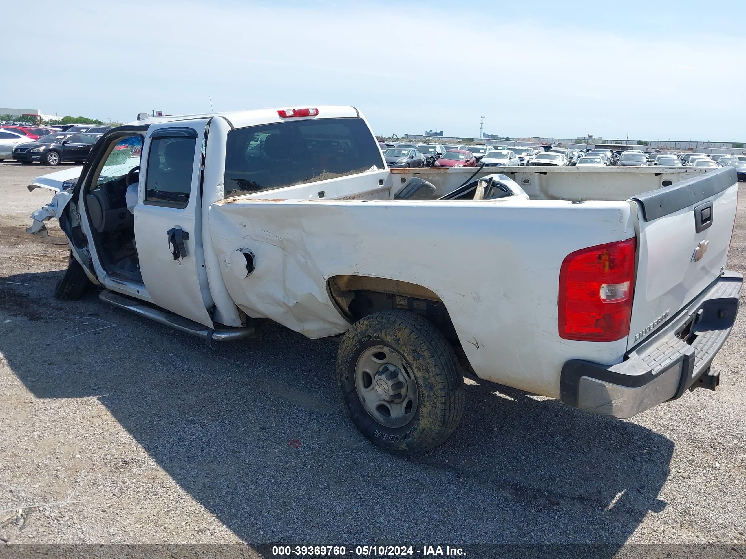 Photo 2 VIN: 1GCHC43K89F103899 - CHEVROLET SILVERADO 