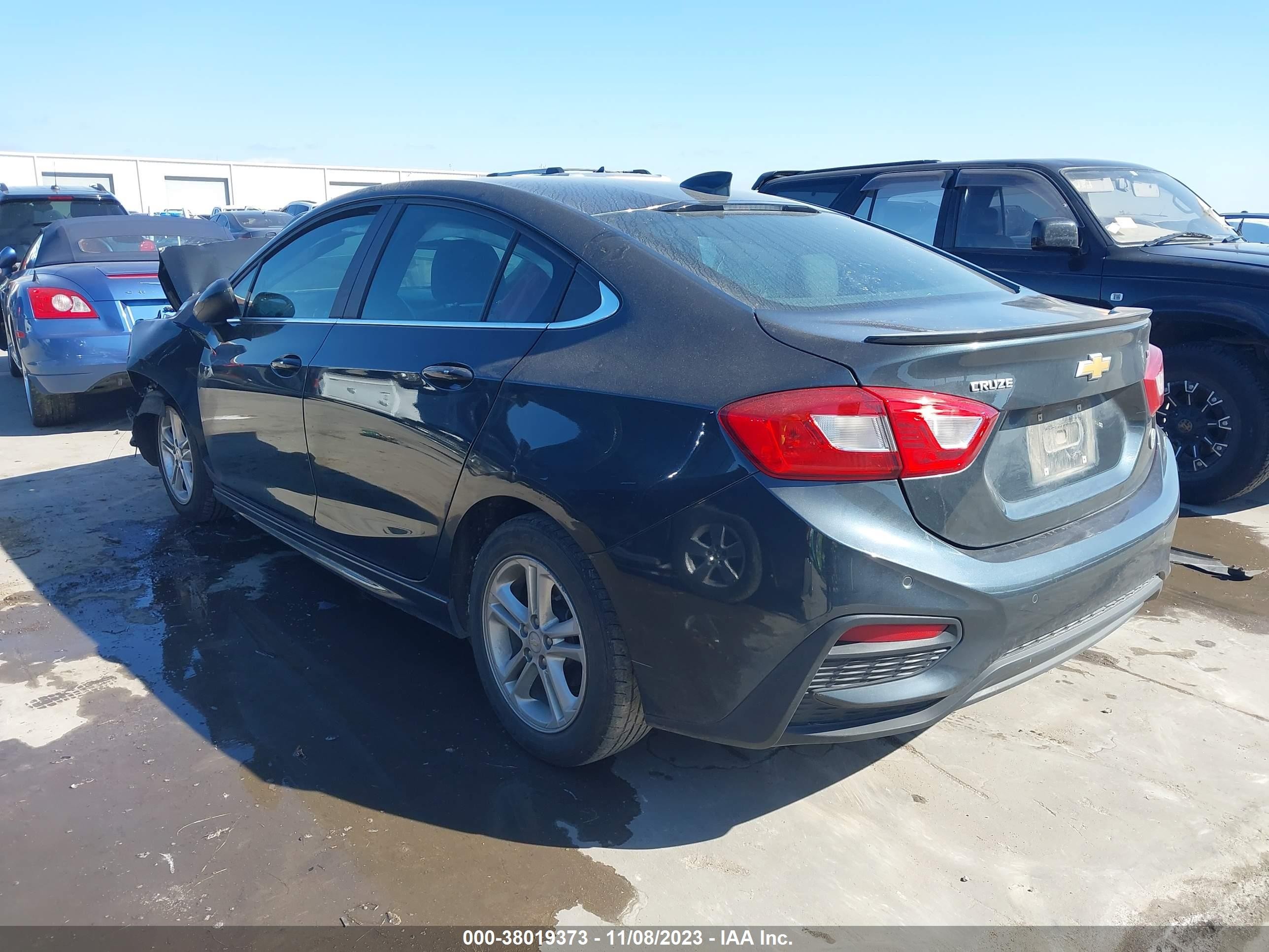 Photo 2 VIN: 1GCHC44K39F189346 - CHEVROLET CRUZE 