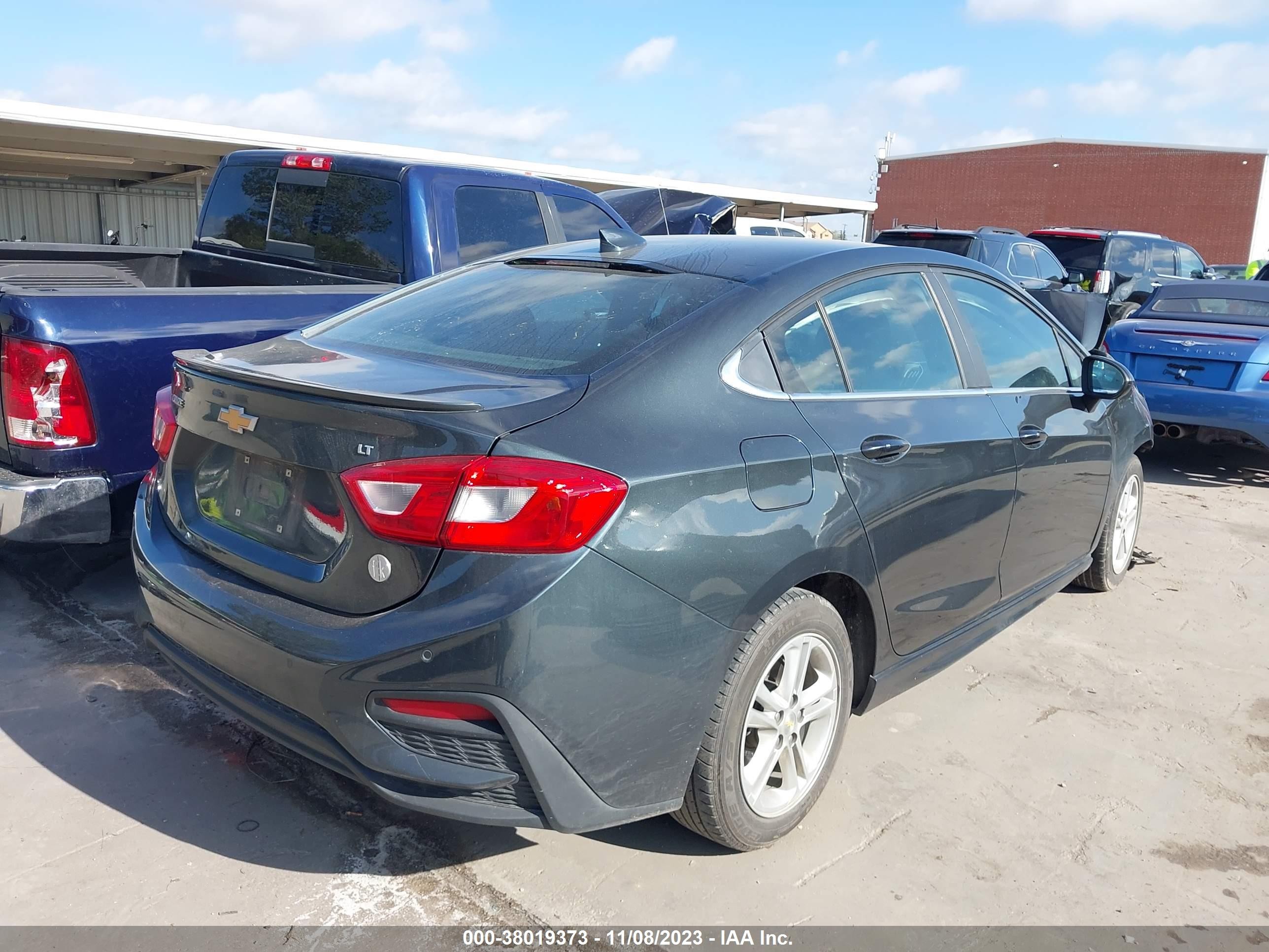 Photo 3 VIN: 1GCHC44K39F189346 - CHEVROLET CRUZE 