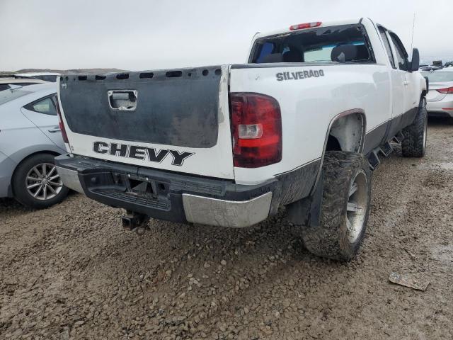 Photo 2 VIN: 1GCHC49K19E157168 - CHEVROLET SILVERADO 