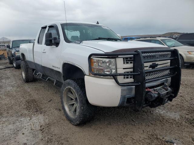 Photo 3 VIN: 1GCHC49K19E157168 - CHEVROLET SILVERADO 