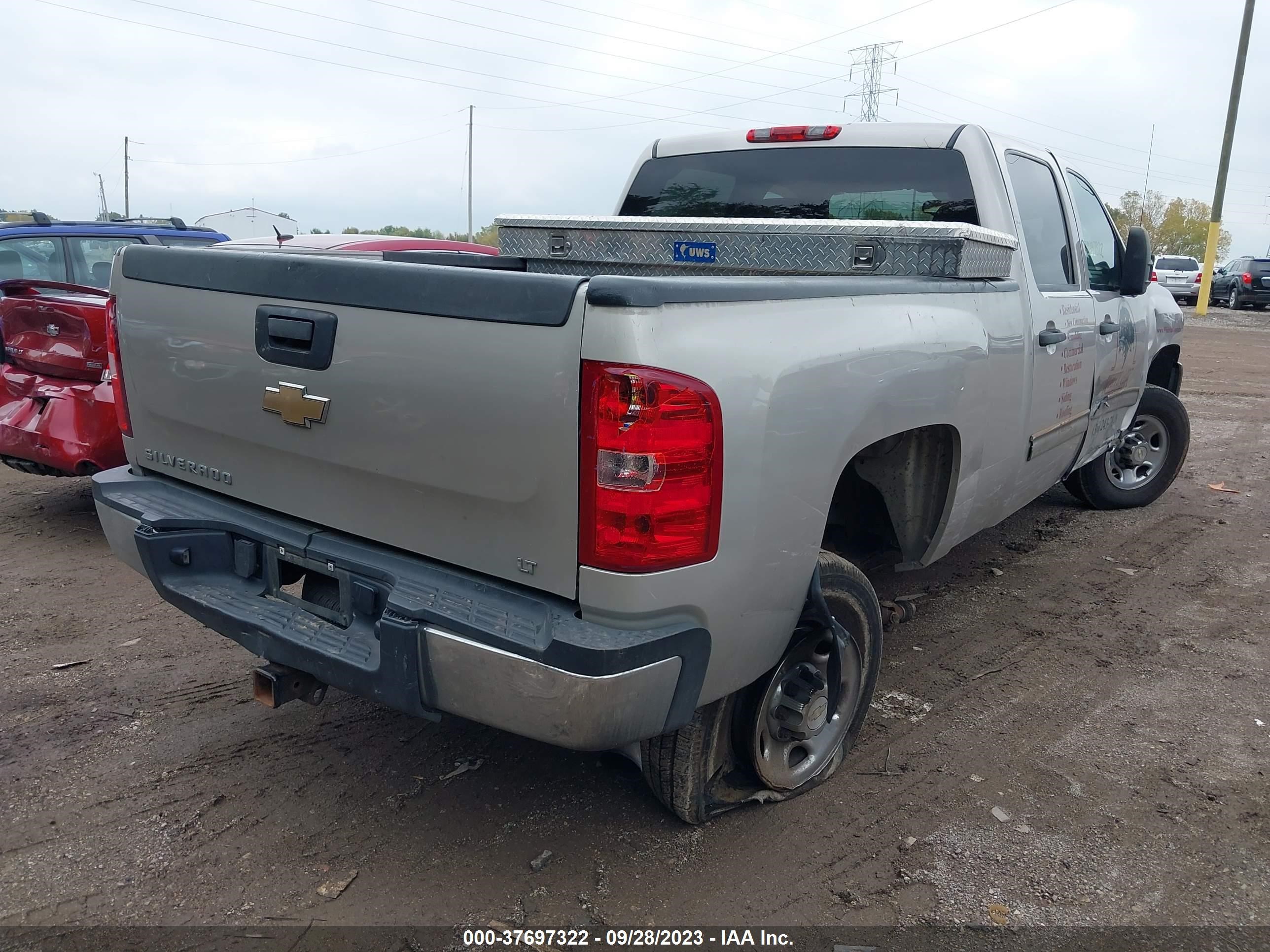 Photo 3 VIN: 1GCHC53K69F176047 - CHEVROLET SILVERADO 