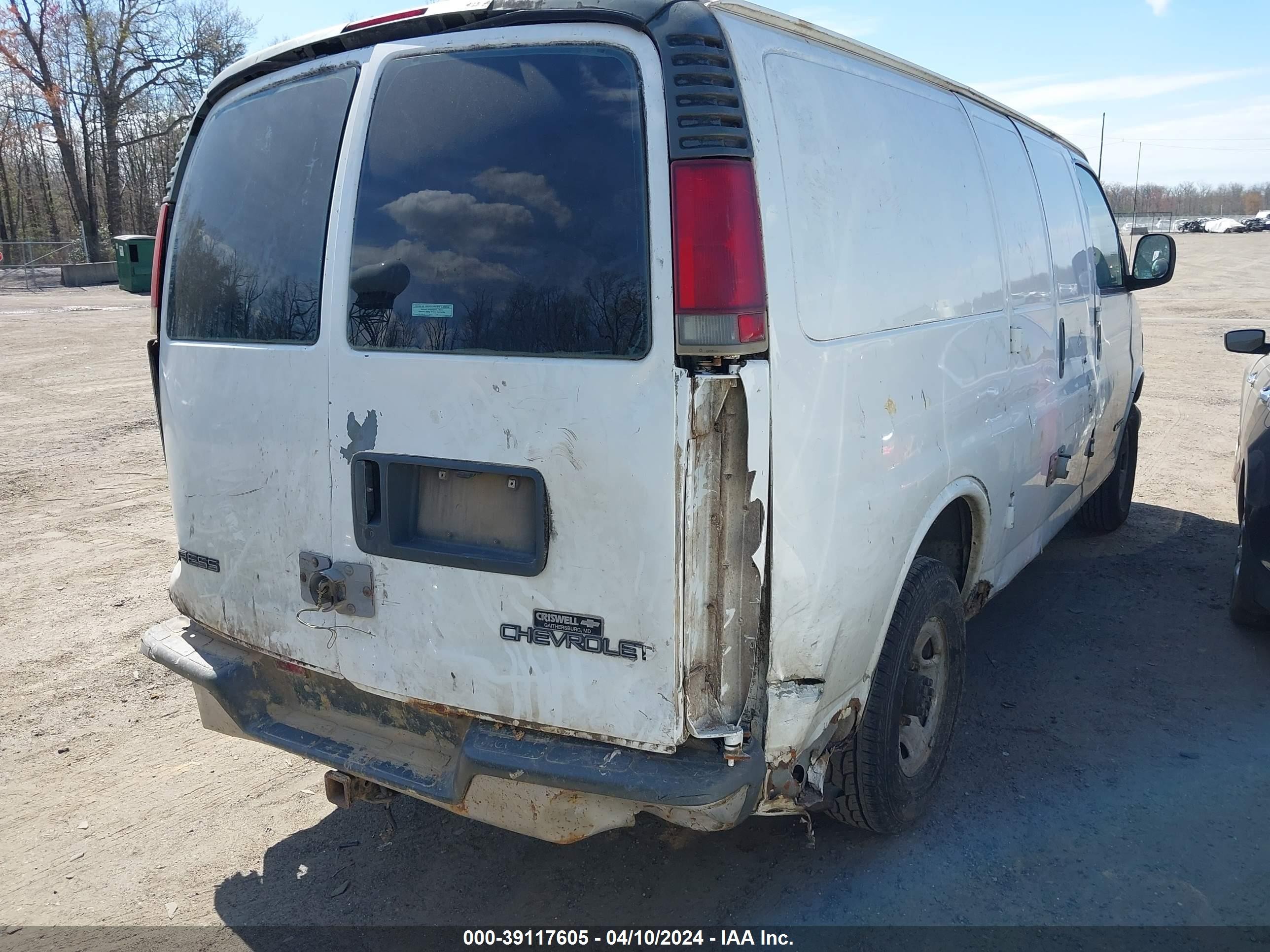 Photo 3 VIN: 1GCHG35R111174968 - CHEVROLET EXPRESS 