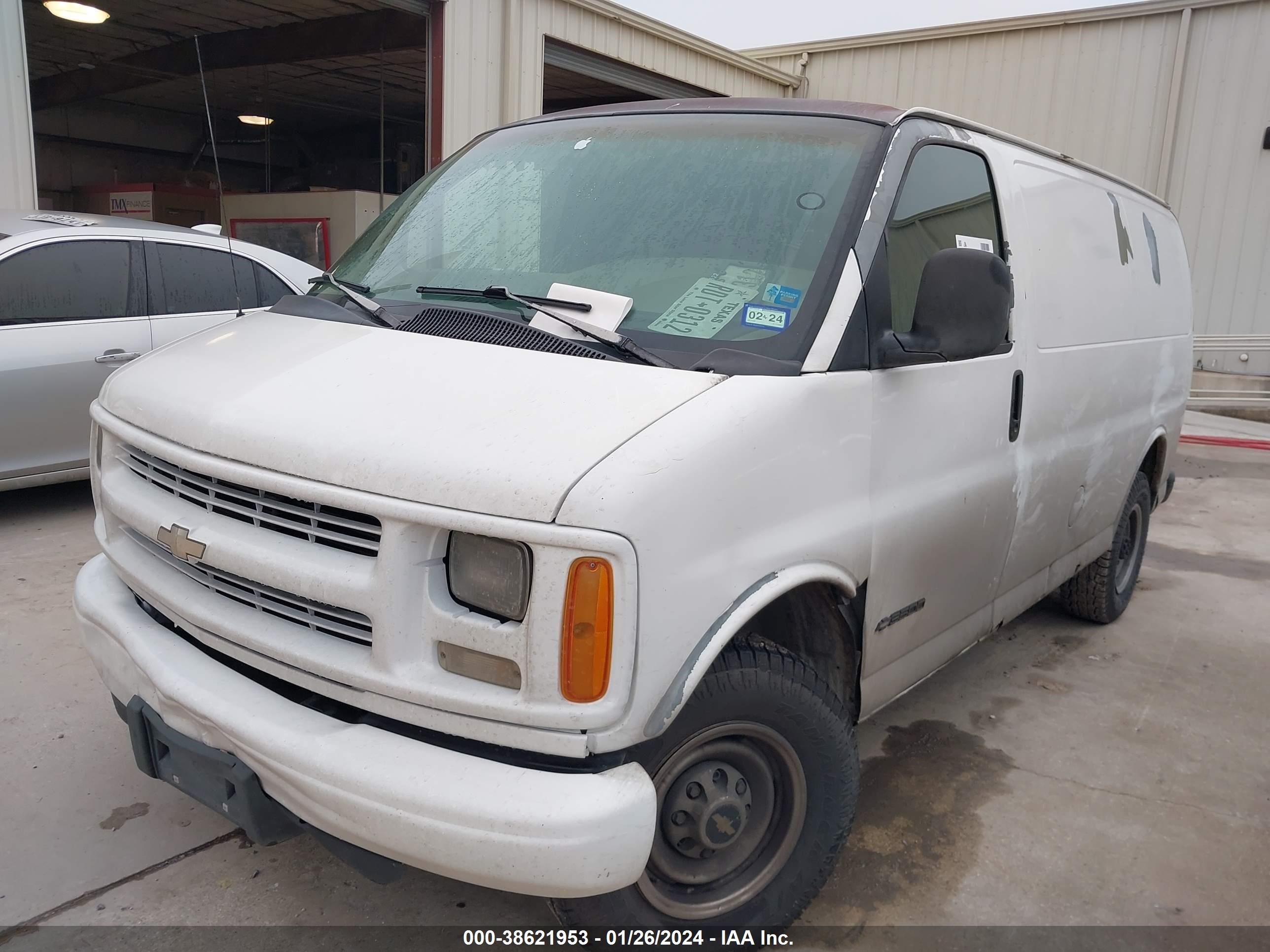 Photo 1 VIN: 1GCHG35R1X1109952 - CHEVROLET EXPRESS 