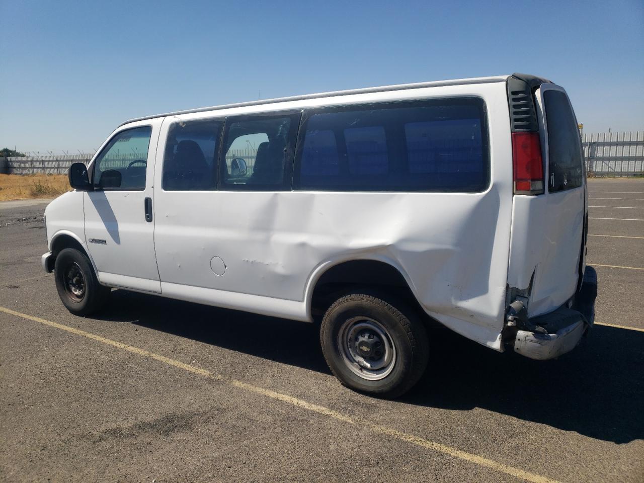 Photo 1 VIN: 1GCHG35R2V1081351 - CHEVROLET EXPRESS 