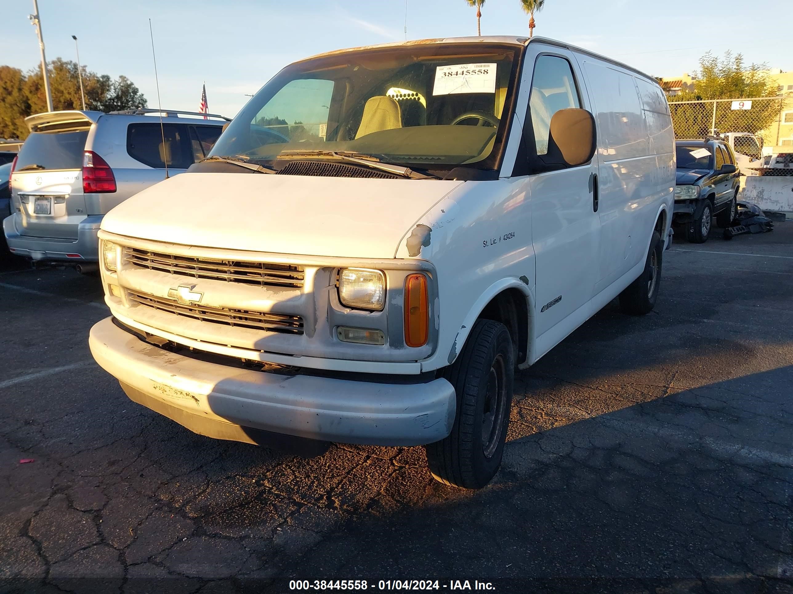 Photo 1 VIN: 1GCHG35R4X1104938 - CHEVROLET EXPRESS 