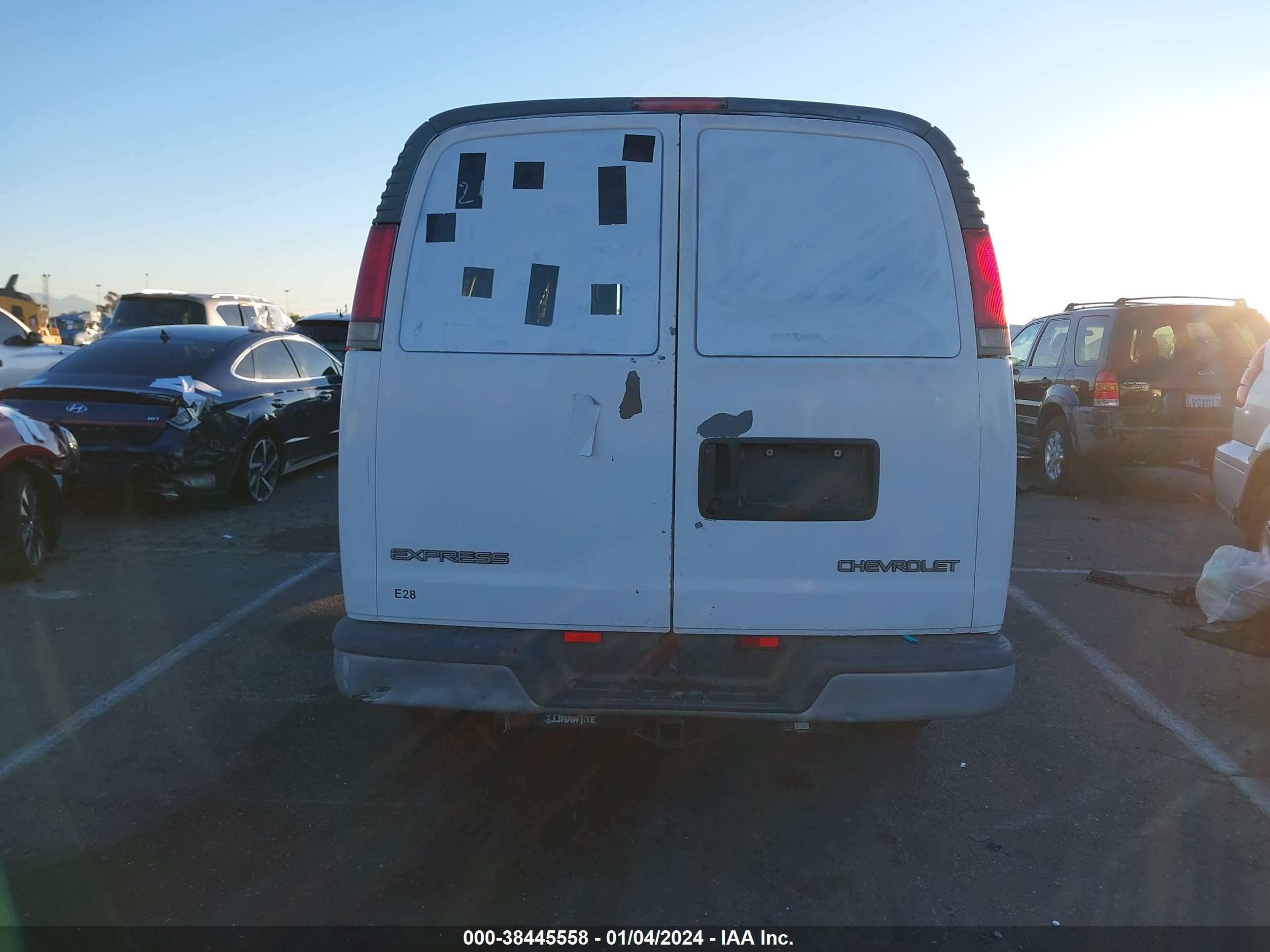 Photo 14 VIN: 1GCHG35R4X1104938 - CHEVROLET EXPRESS 