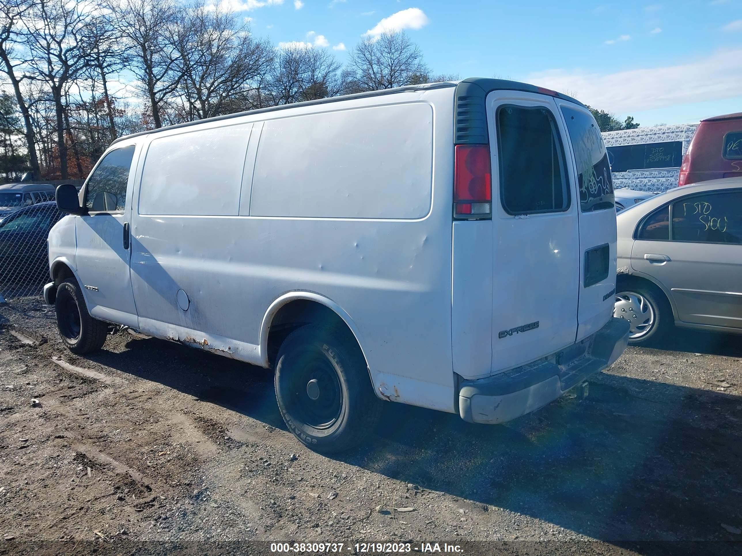 Photo 2 VIN: 1GCHG35R7X1070655 - CHEVROLET EXPRESS 