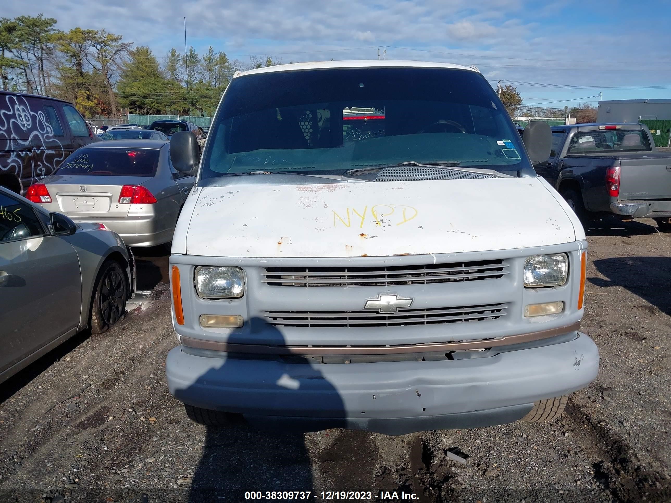 Photo 5 VIN: 1GCHG35R7X1070655 - CHEVROLET EXPRESS 