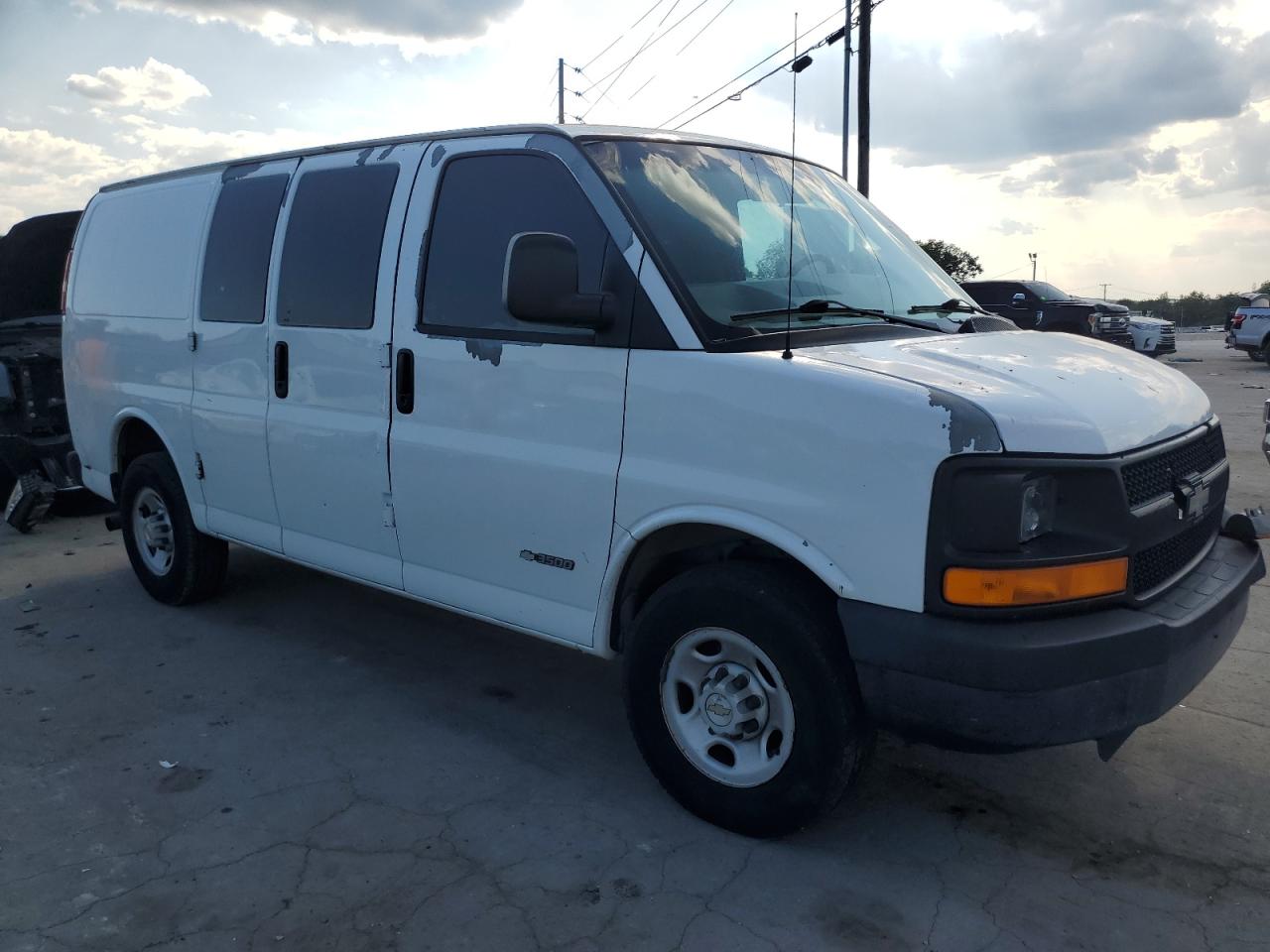 Photo 3 VIN: 1GCHG35U041174405 - CHEVROLET EXPRESS 