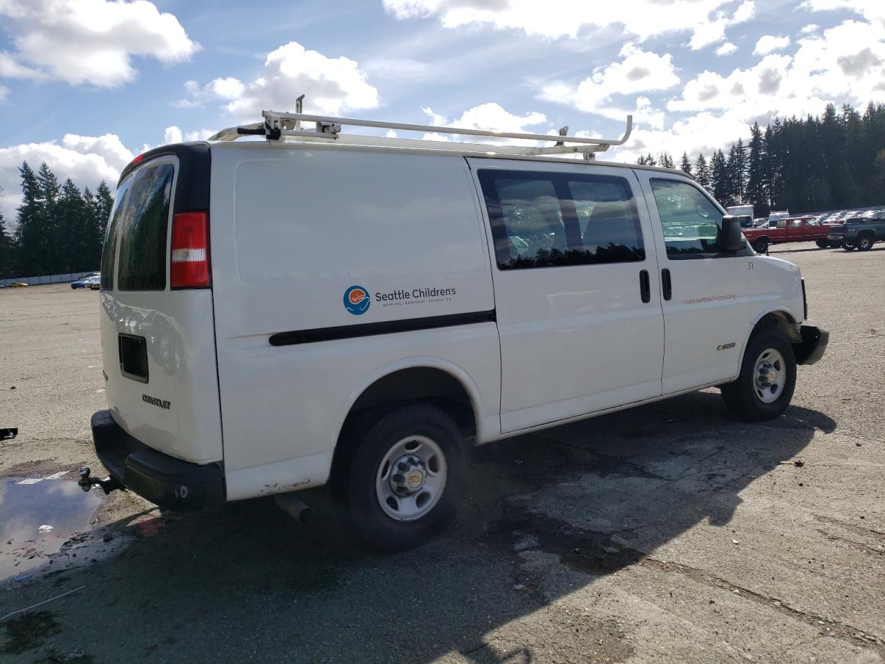 Photo 2 VIN: 1GCHG35U441109833 - CHEVROLET EXPRESS 