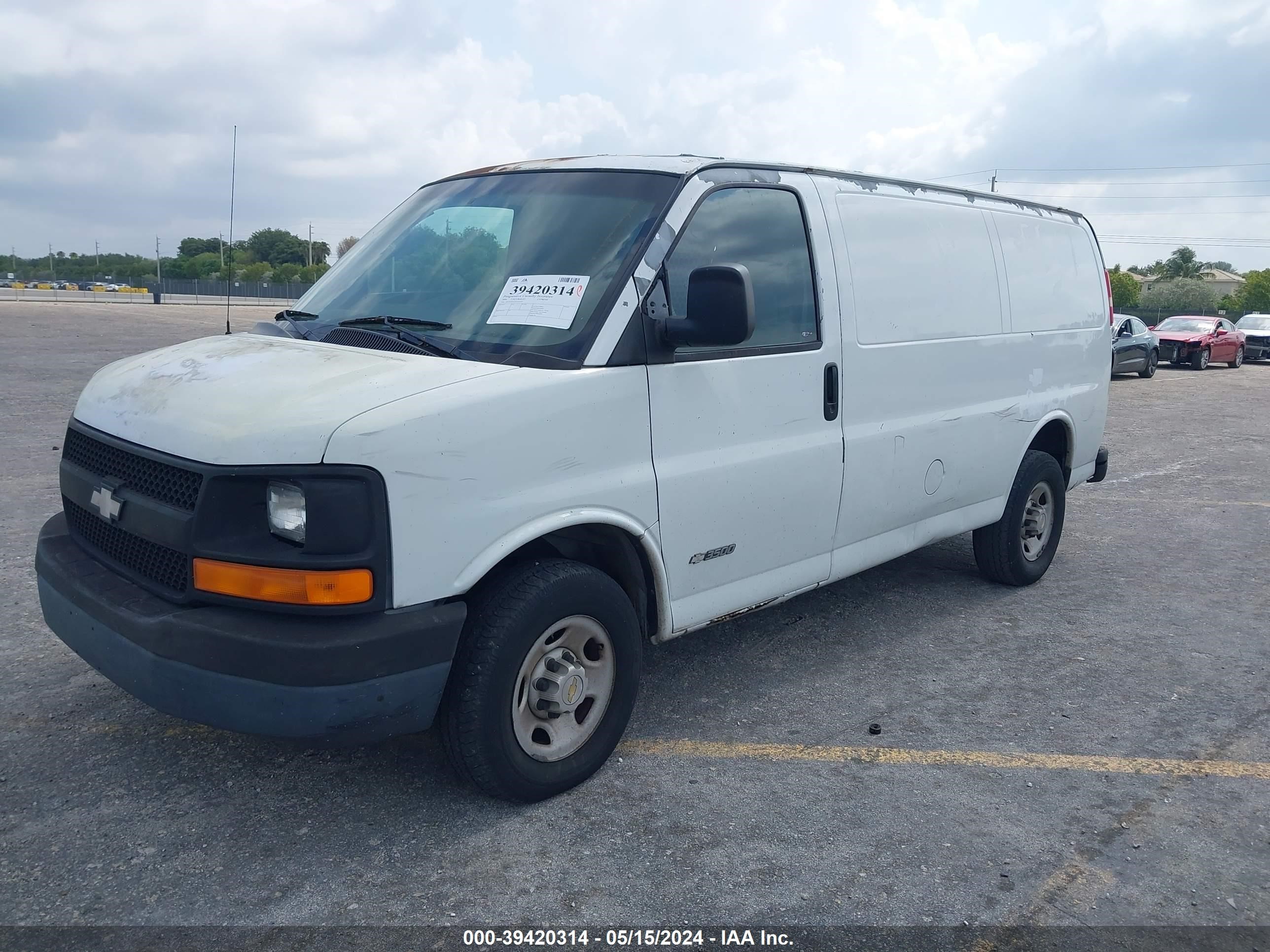 Photo 1 VIN: 1GCHG35UX41101316 - CHEVROLET EXPRESS 