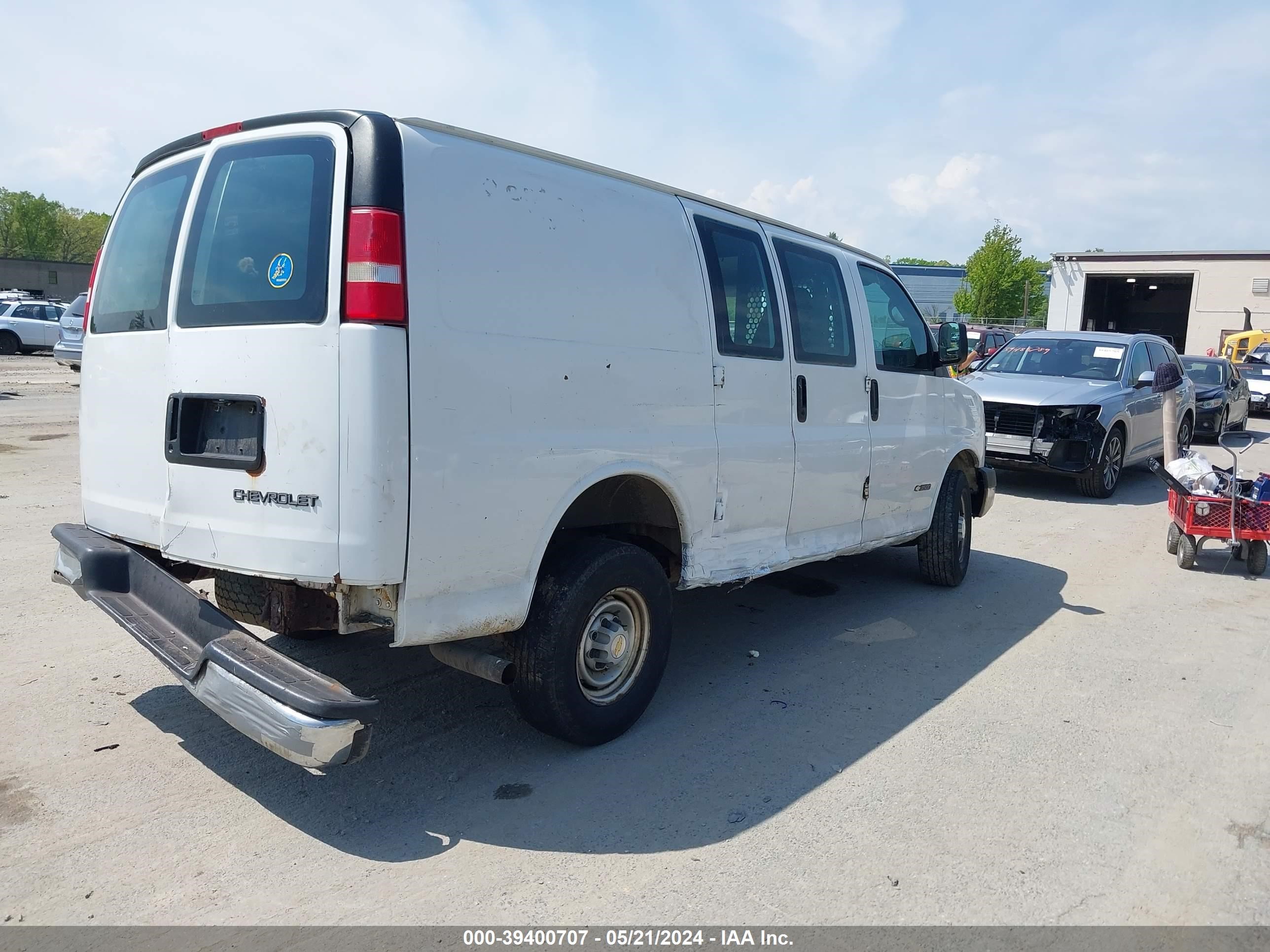 Photo 3 VIN: 1GCHG35V151116426 - CHEVROLET EXPRESS 