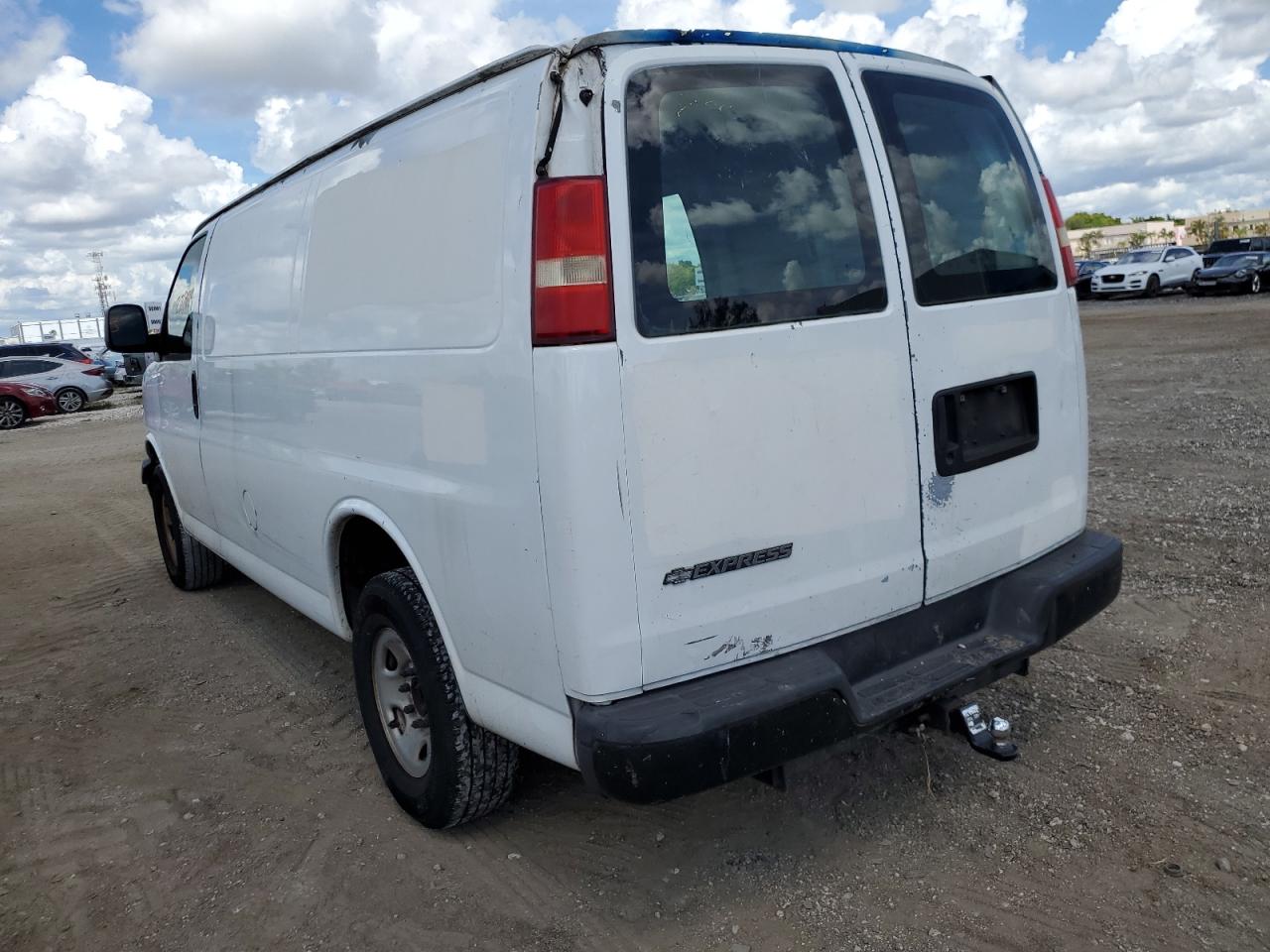 Photo 2 VIN: 1GCHG35V271179909 - CHEVROLET EXPRESS 