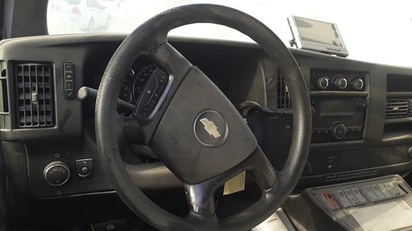 Photo 15 VIN: 1GCHG39K281114642 - CHEVROLET EXPRESS 