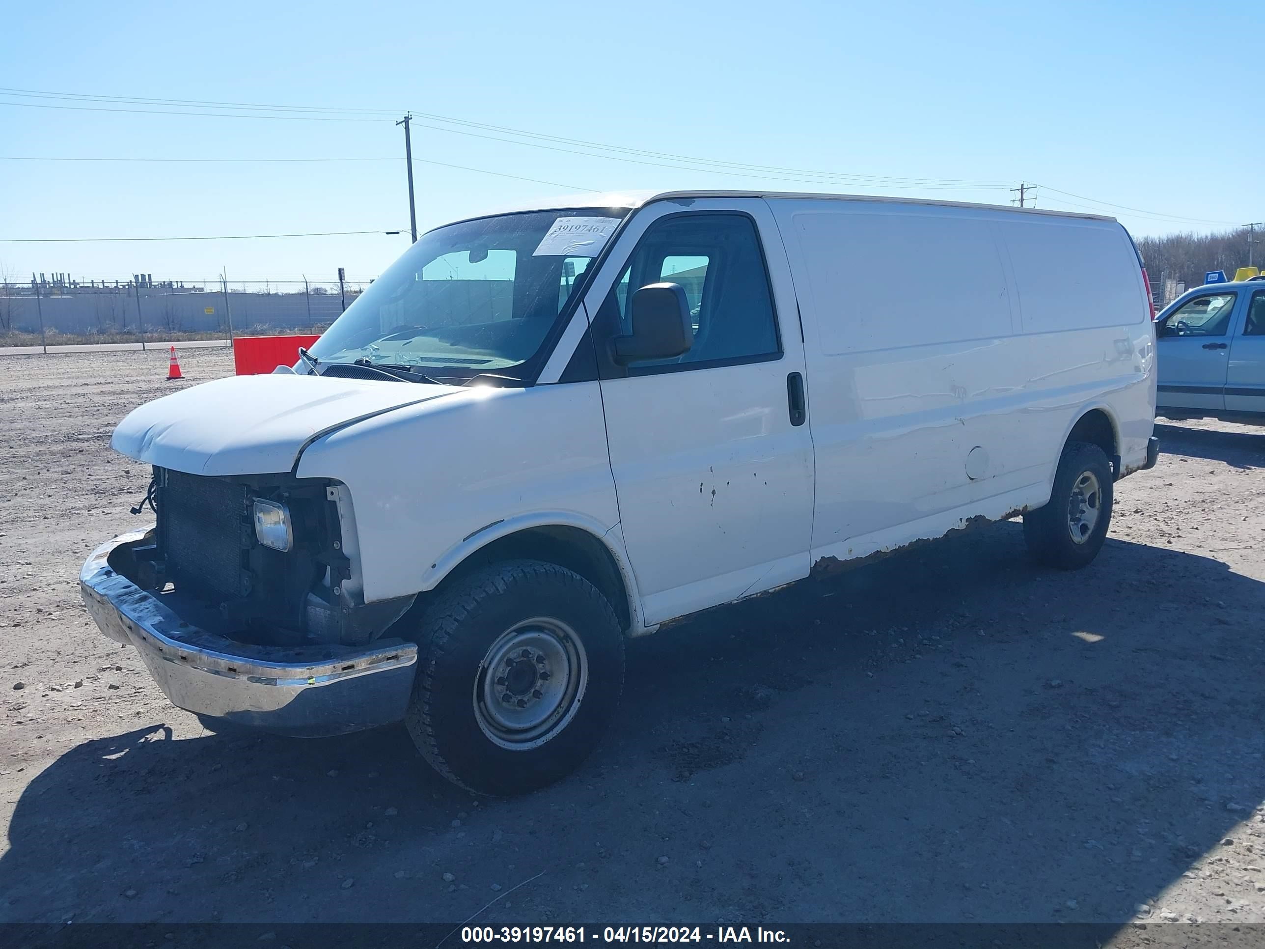 Photo 1 VIN: 1GCHG39K281135717 - CHEVROLET EXPRESS 