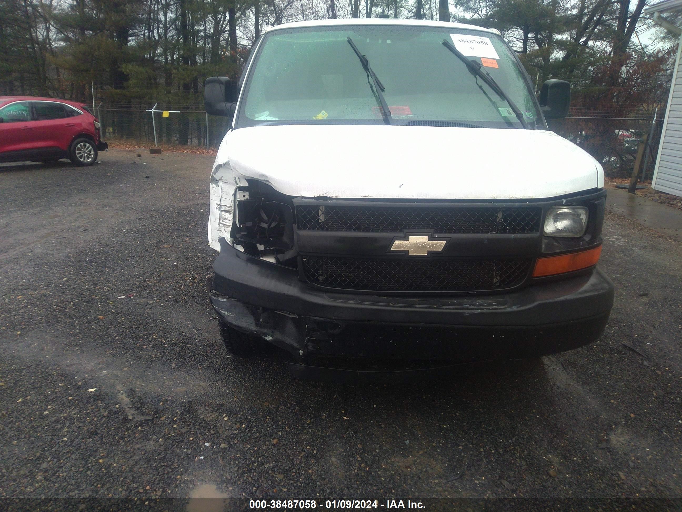 Photo 5 VIN: 1GCHG39K881159634 - CHEVROLET EXPRESS 