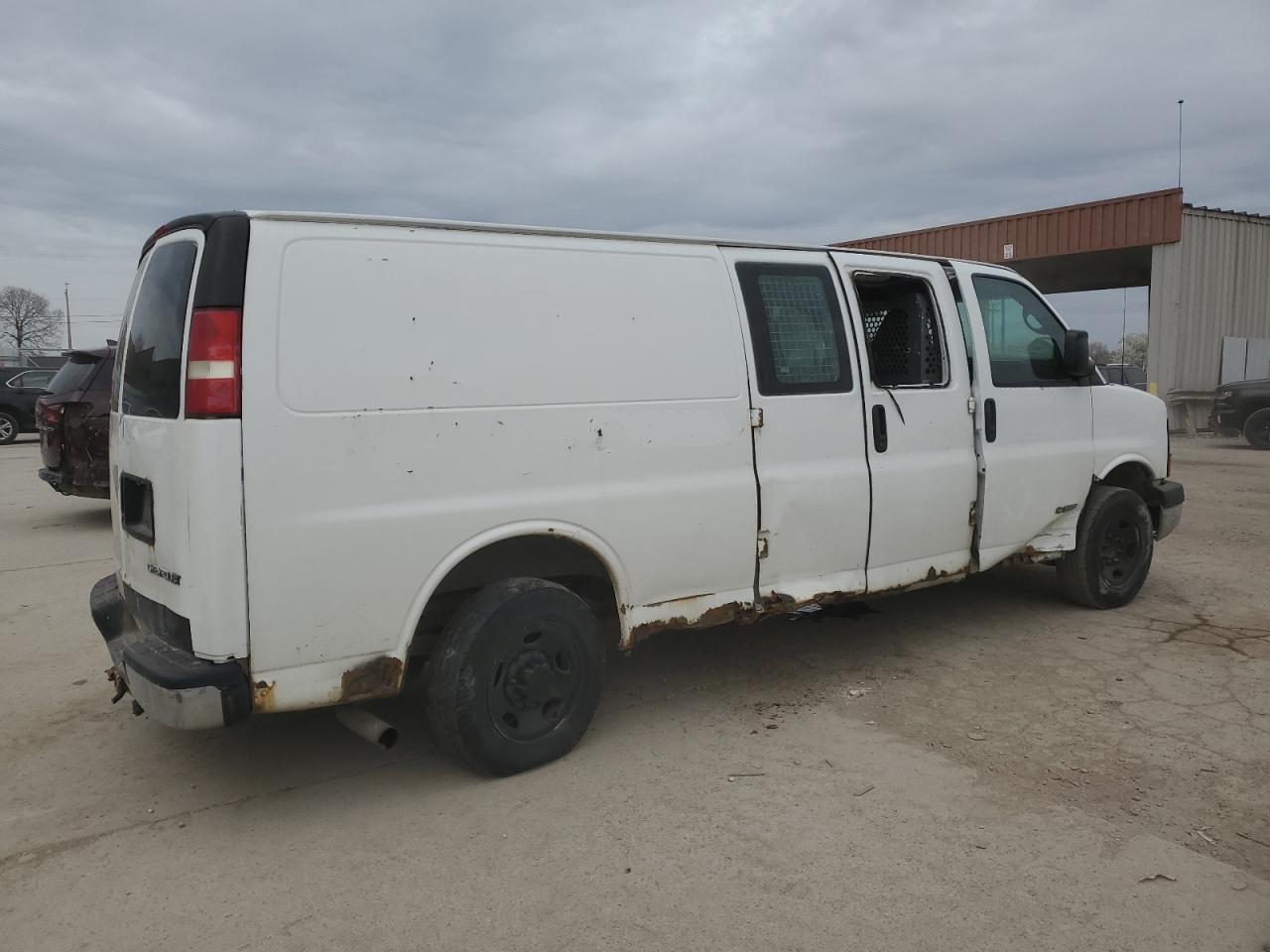 Photo 2 VIN: 1GCHG39U241157874 - CHEVROLET EXPRESS 