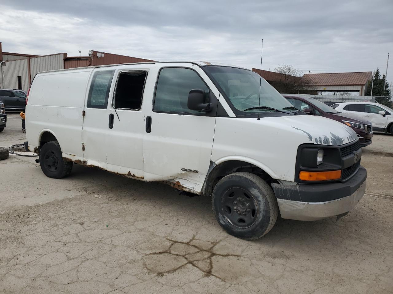 Photo 3 VIN: 1GCHG39U241157874 - CHEVROLET EXPRESS 