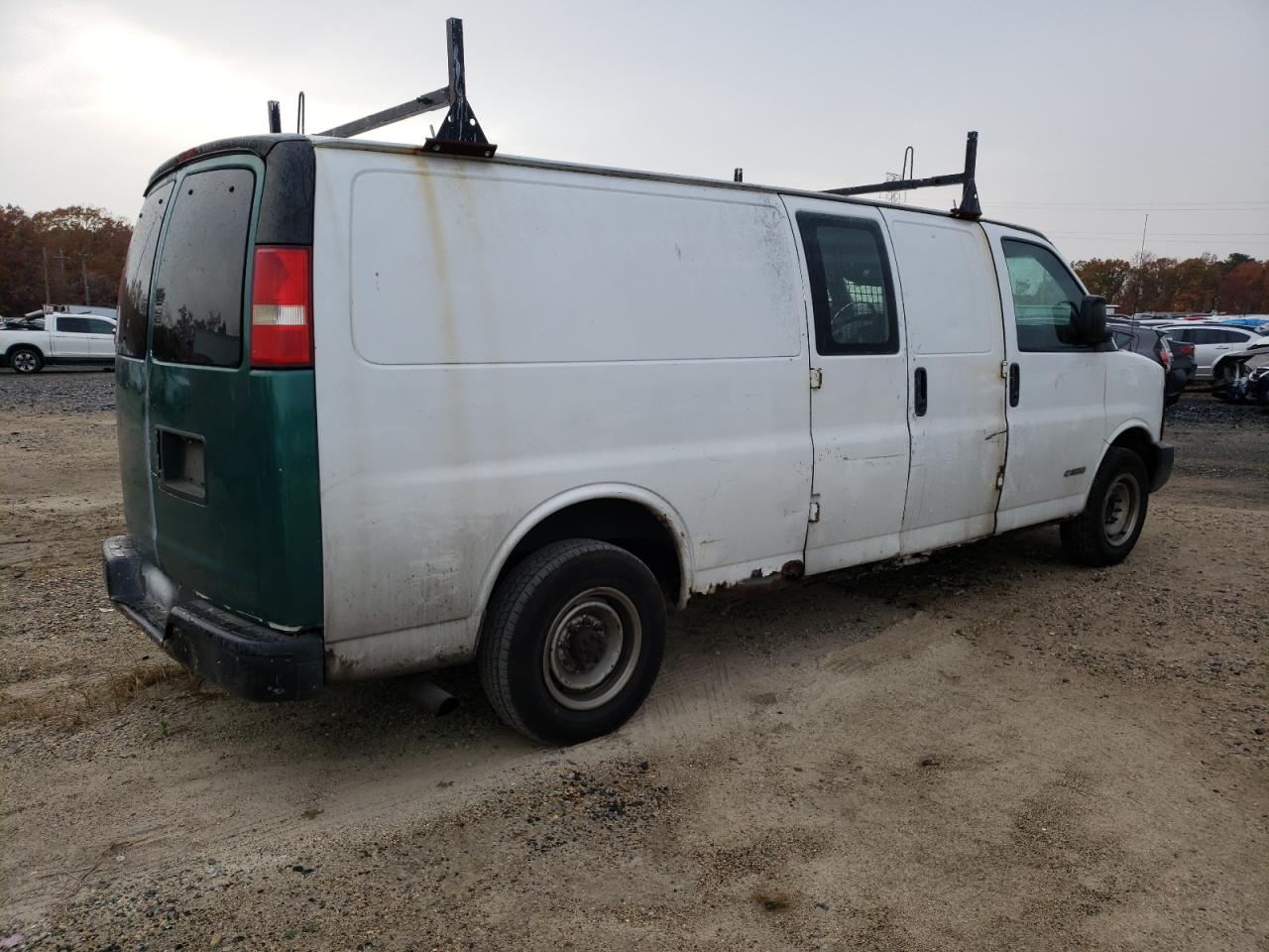 Photo 2 VIN: 1GCHG39U431115589 - CHEVROLET EXPRESS 