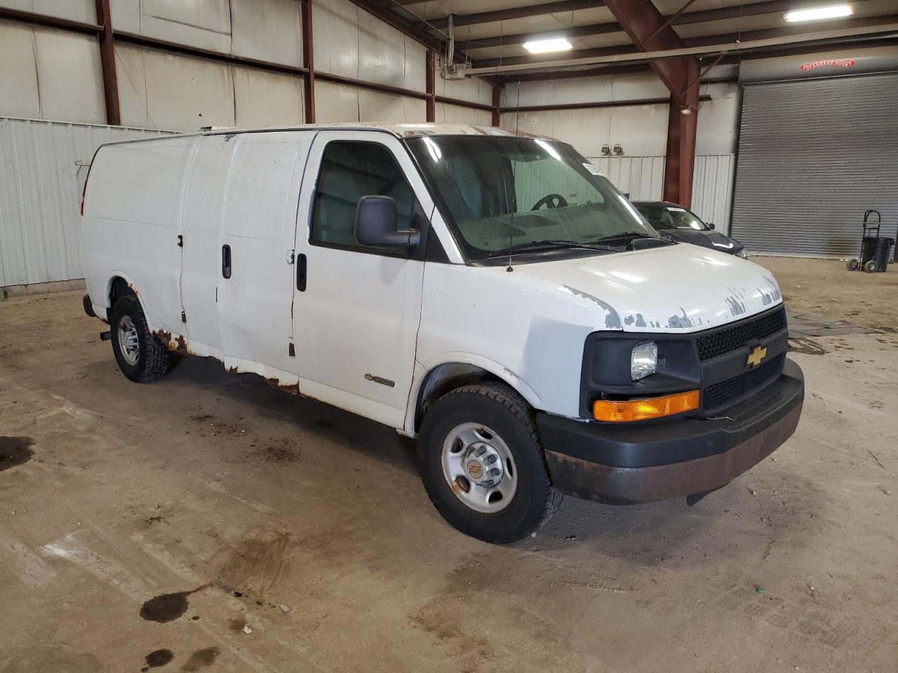 Photo 3 VIN: 1GCHG39U431205776 - CHEVROLET EXPRESS 