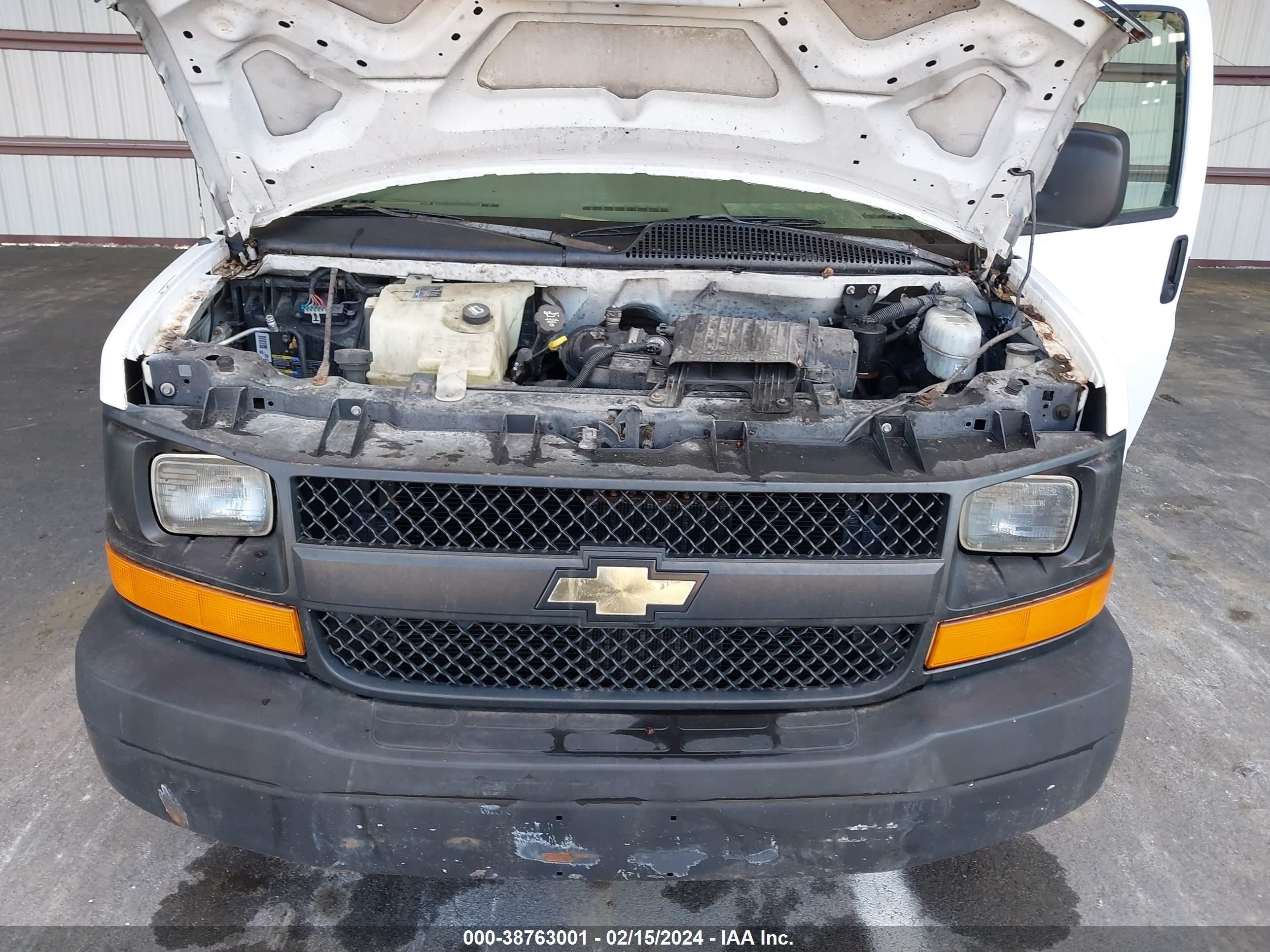 Photo 9 VIN: 1GCHG39U731152281 - CHEVROLET EXPRESS 