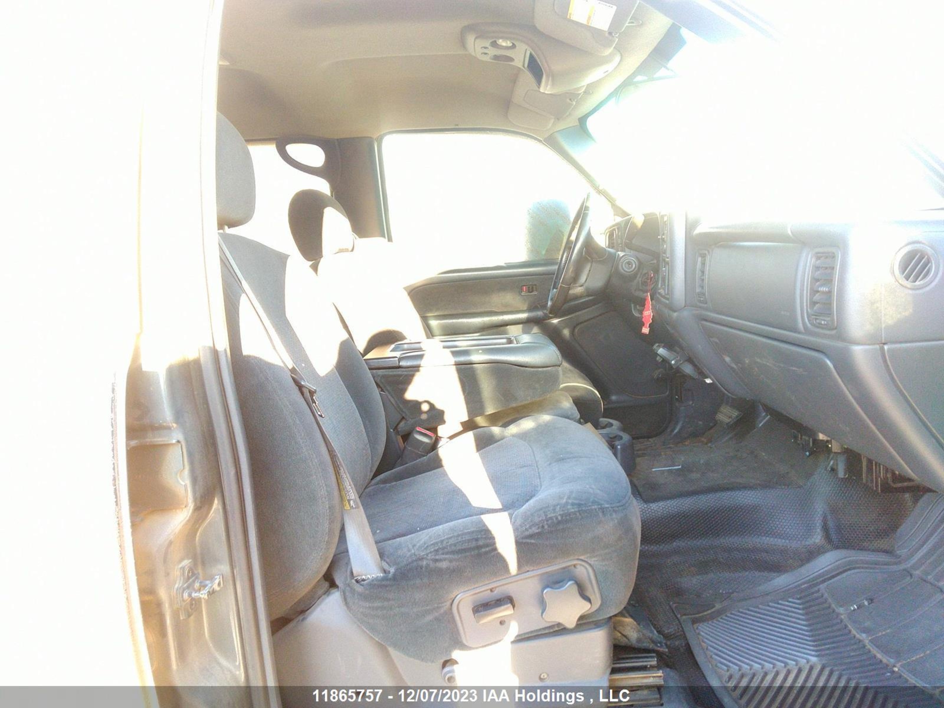 Photo 4 VIN: 1GCHK23101F154462 - CHEVROLET SILVERADO 