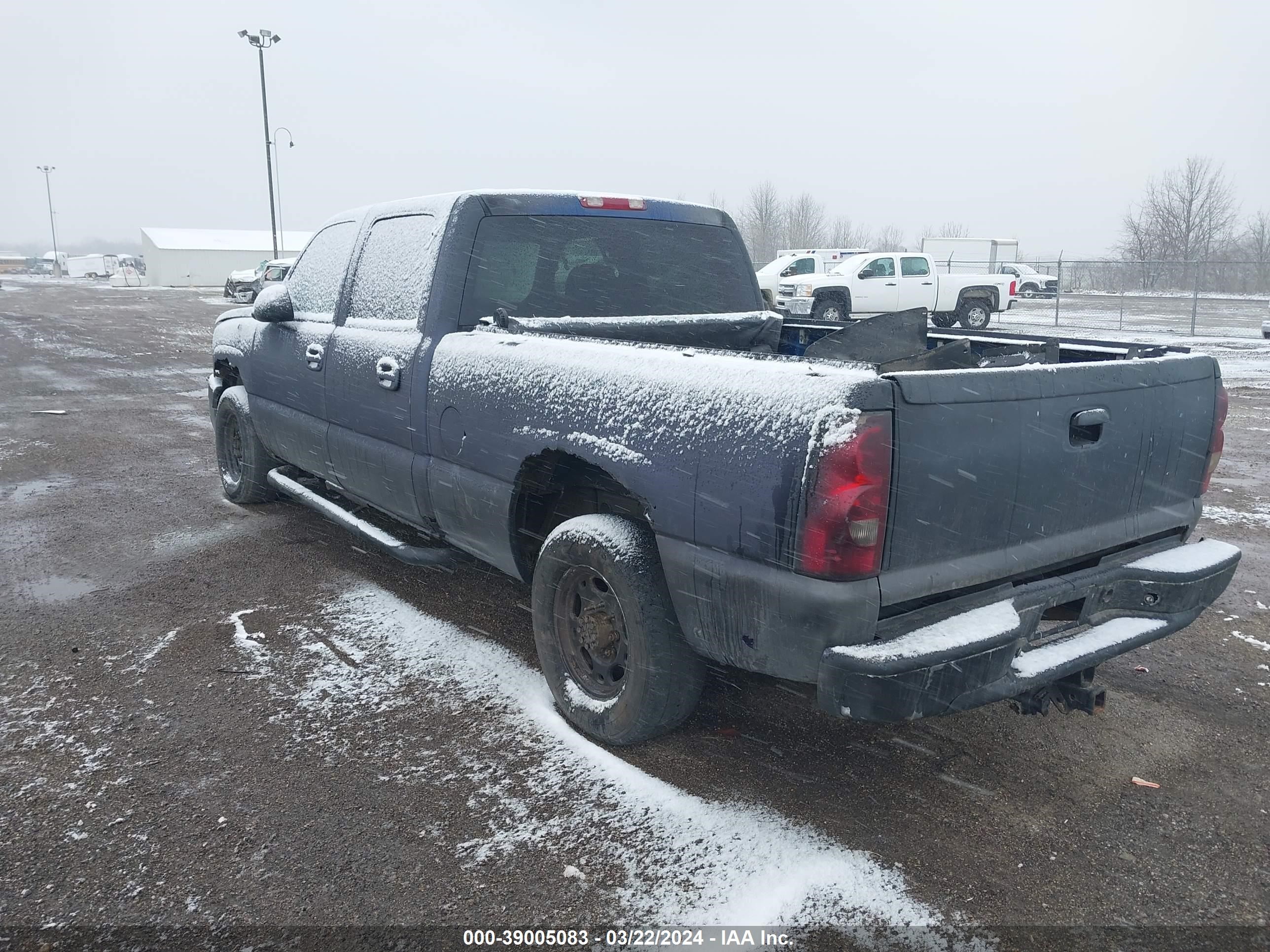 Photo 2 VIN: 1GCHK23164F110227 - CHEVROLET SILVERADO 