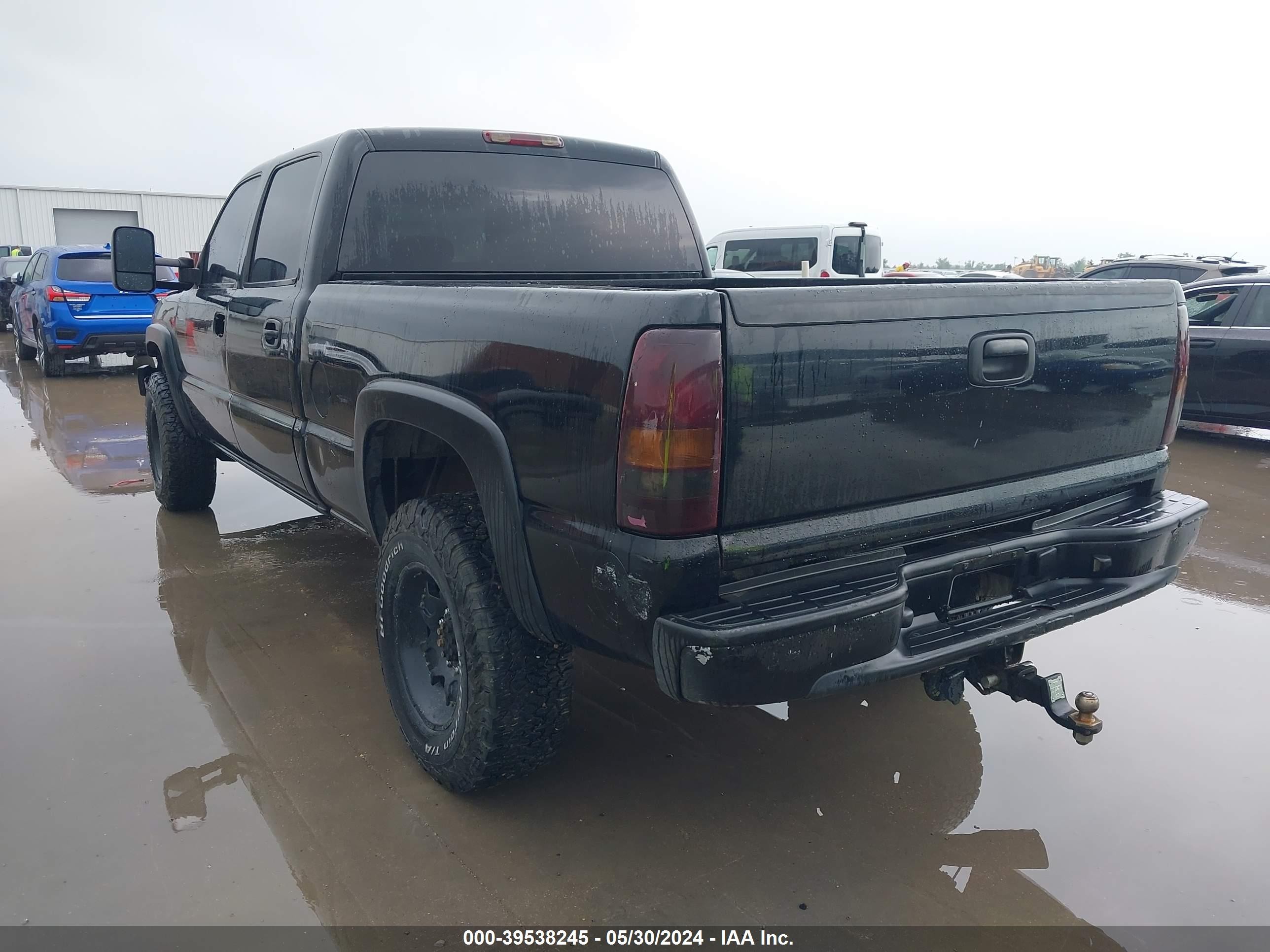 Photo 2 VIN: 1GCHK23172F213041 - CHEVROLET SILVERADO 