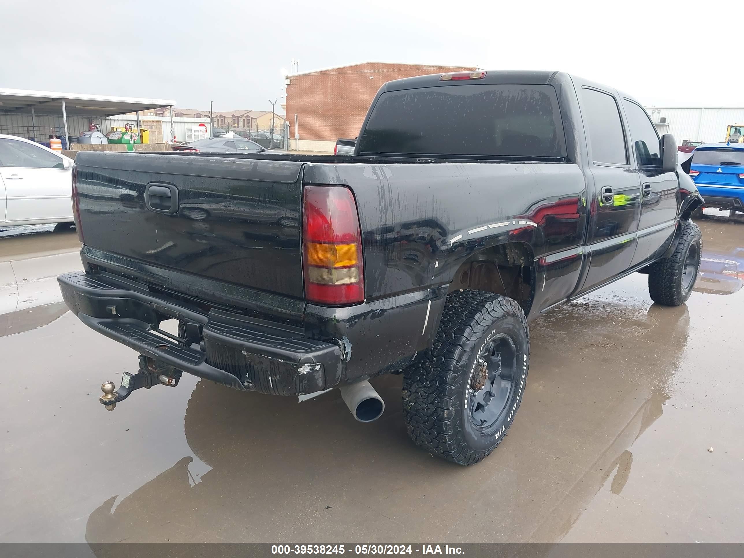 Photo 3 VIN: 1GCHK23172F213041 - CHEVROLET SILVERADO 