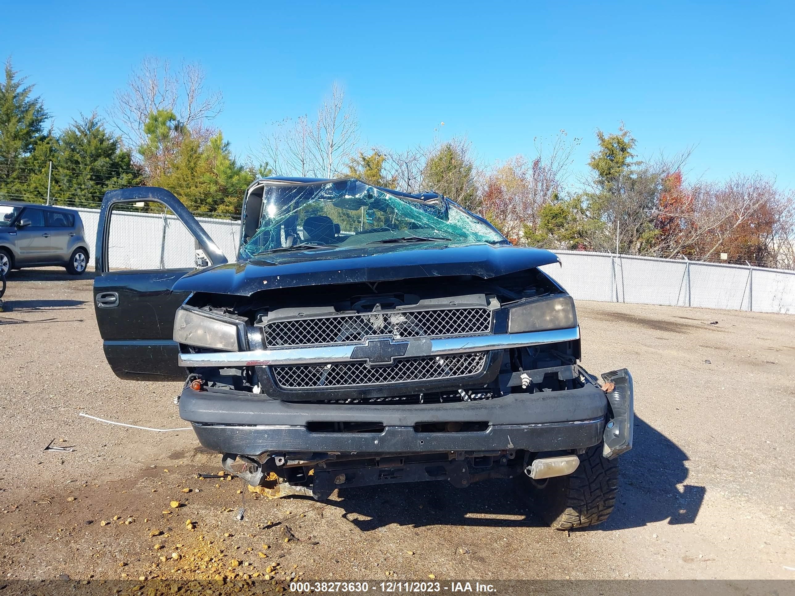 Photo 11 VIN: 1GCHK23173F138486 - CHEVROLET SILVERADO 