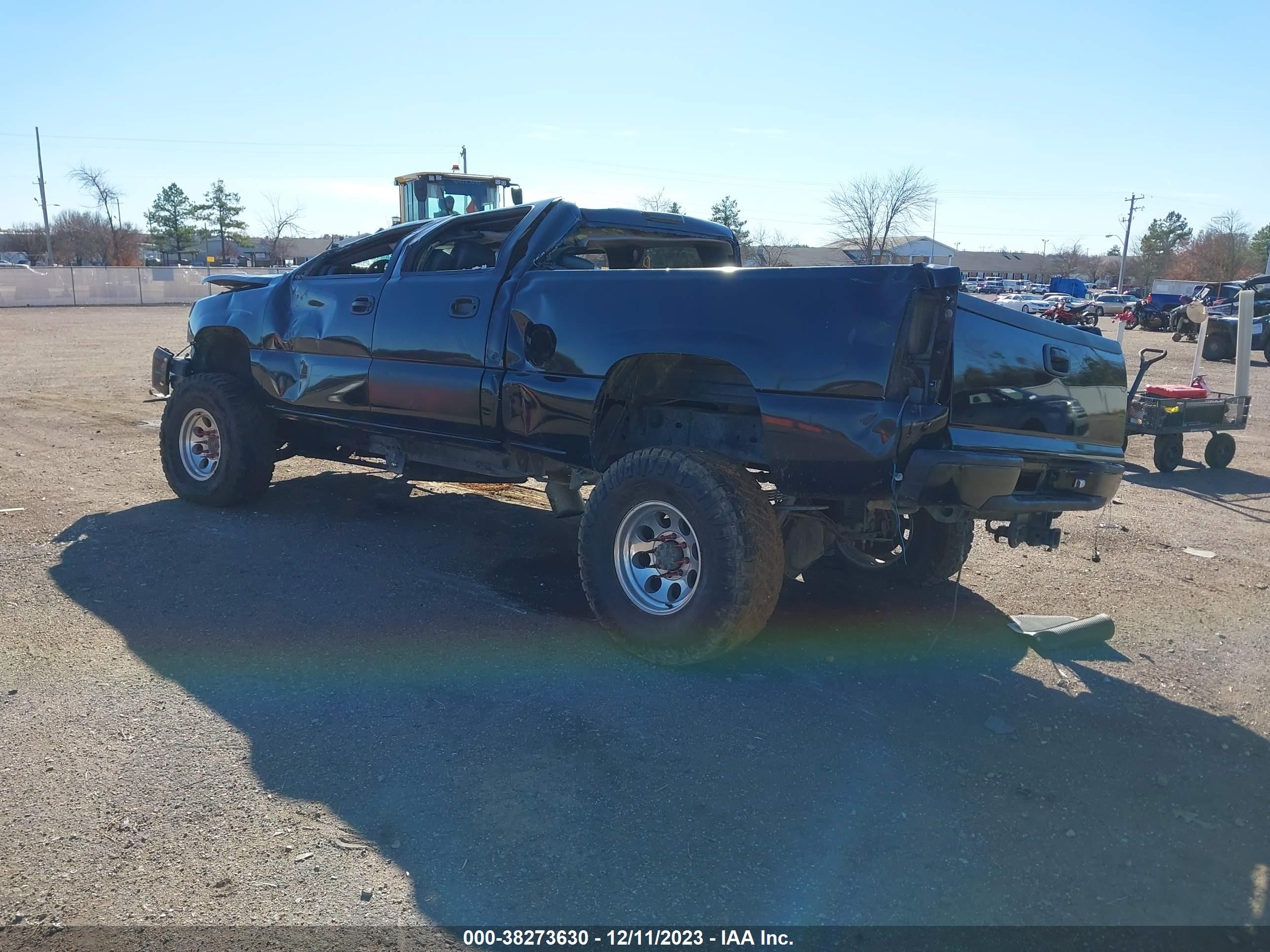 Photo 2 VIN: 1GCHK23173F138486 - CHEVROLET SILVERADO 