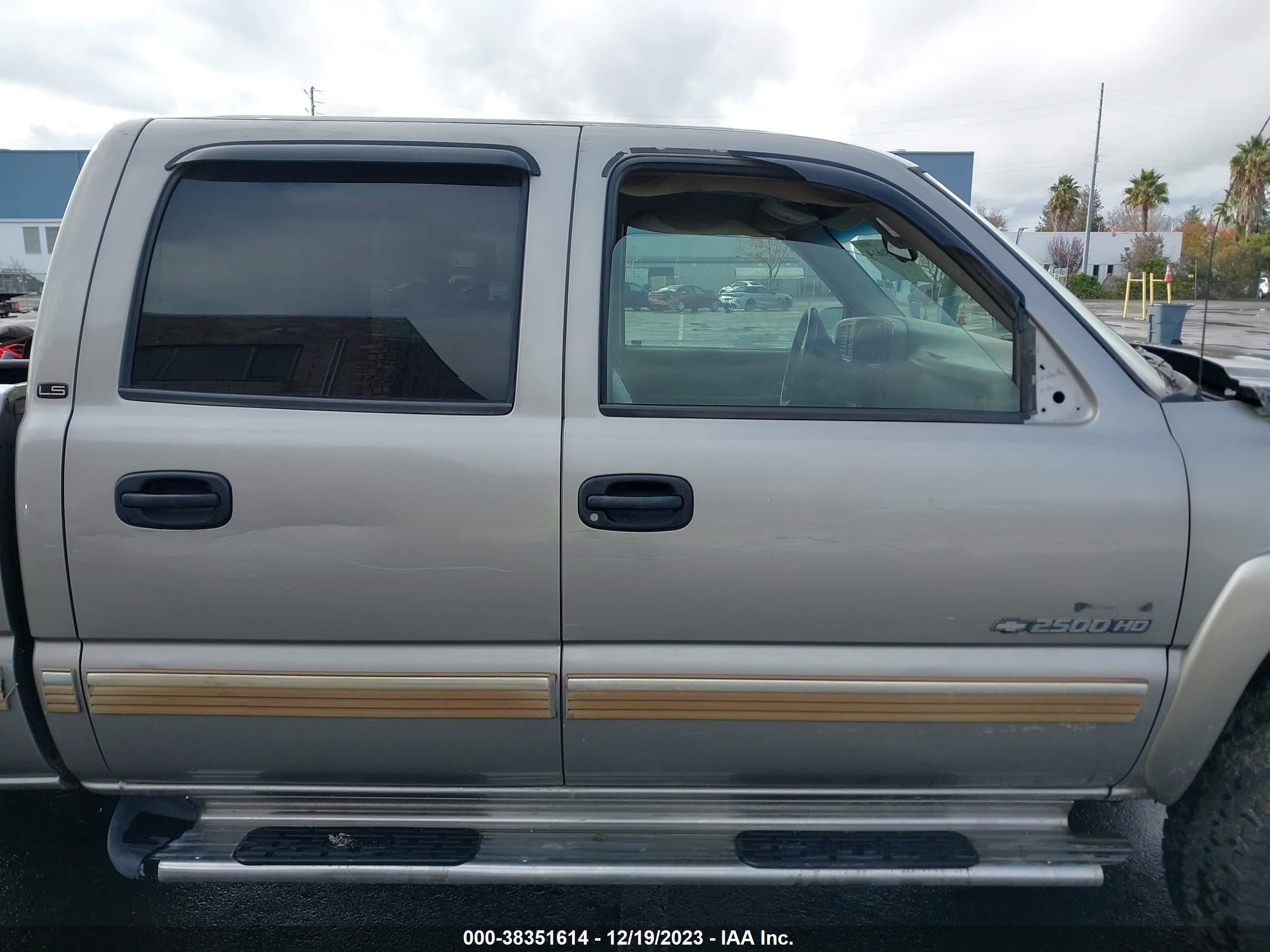 Photo 12 VIN: 1GCHK23192F234389 - CHEVROLET SILVERADO 