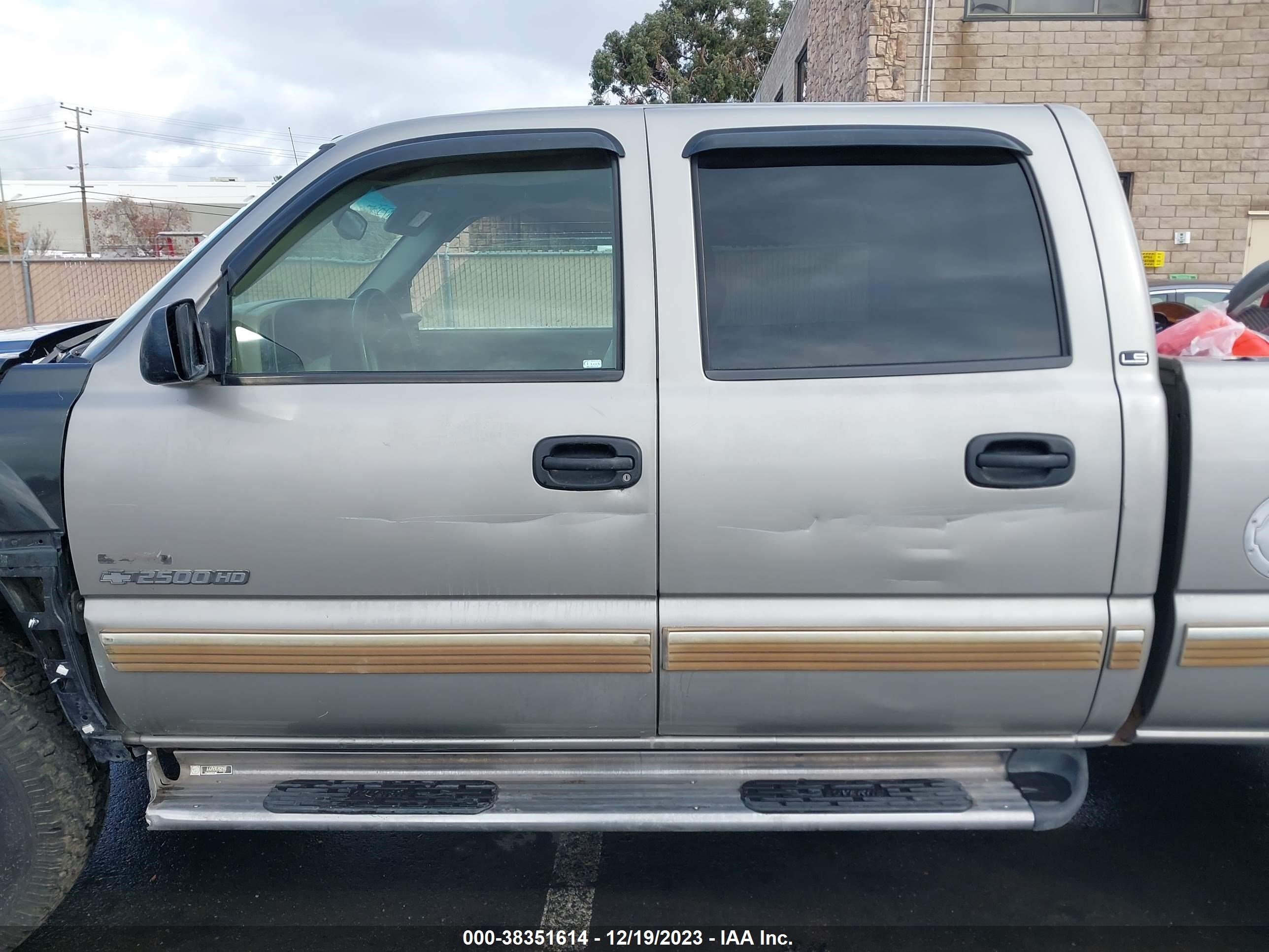 Photo 13 VIN: 1GCHK23192F234389 - CHEVROLET SILVERADO 