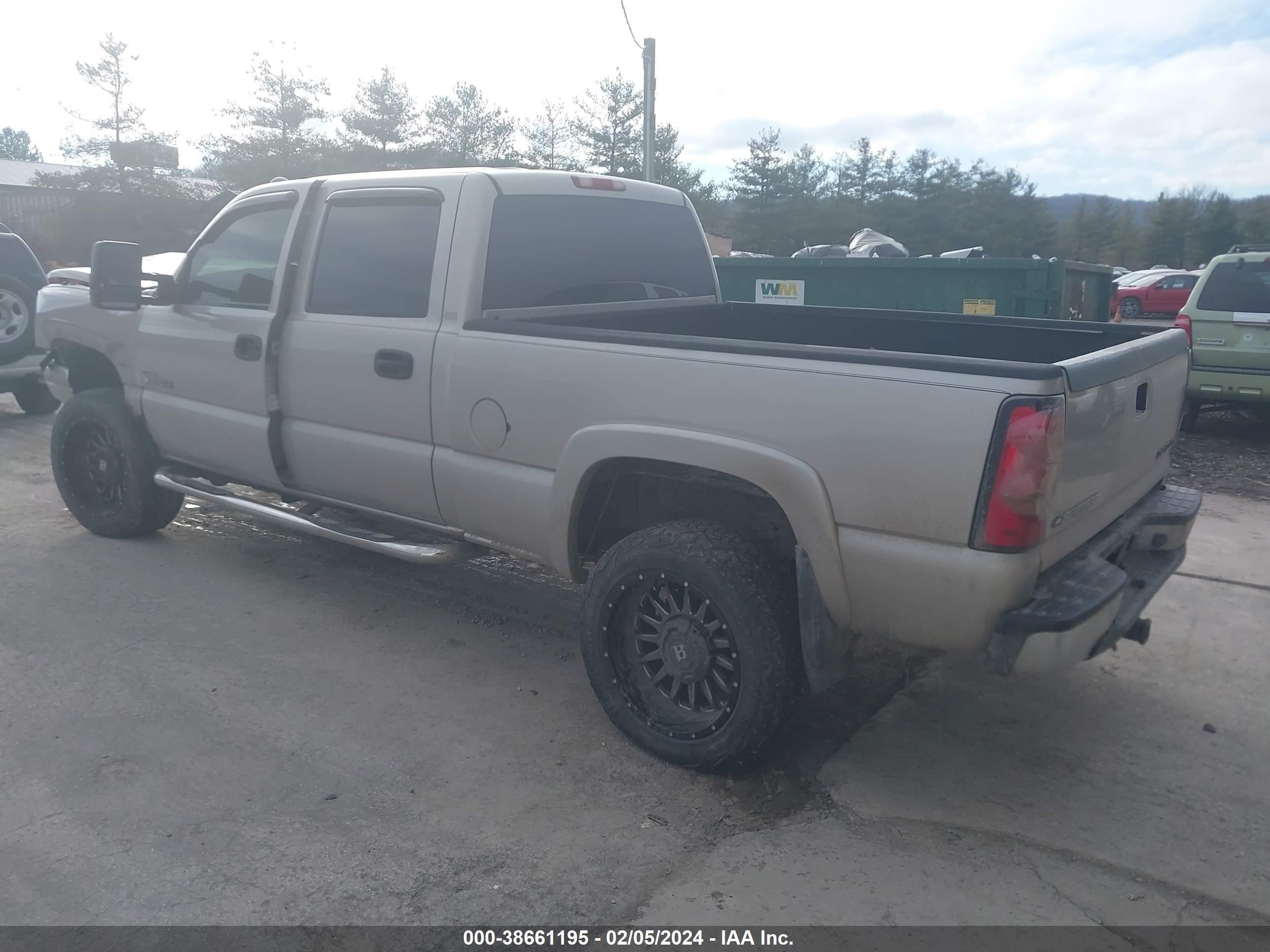 Photo 2 VIN: 1GCHK23214F206744 - CHEVROLET SILVERADO 