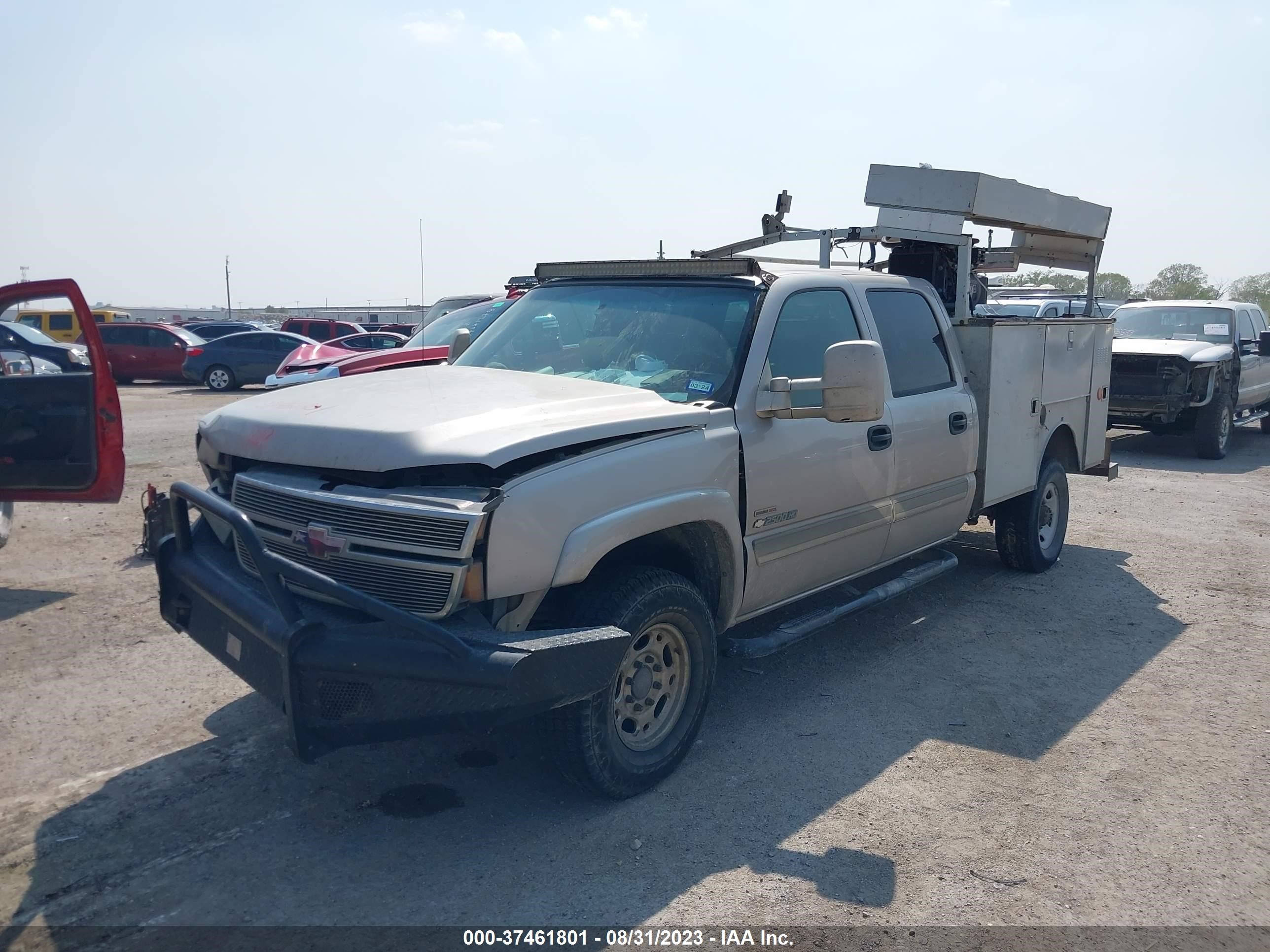 Photo 1 VIN: 1GCHK23255F943110 - CHEVROLET SILVERADO 