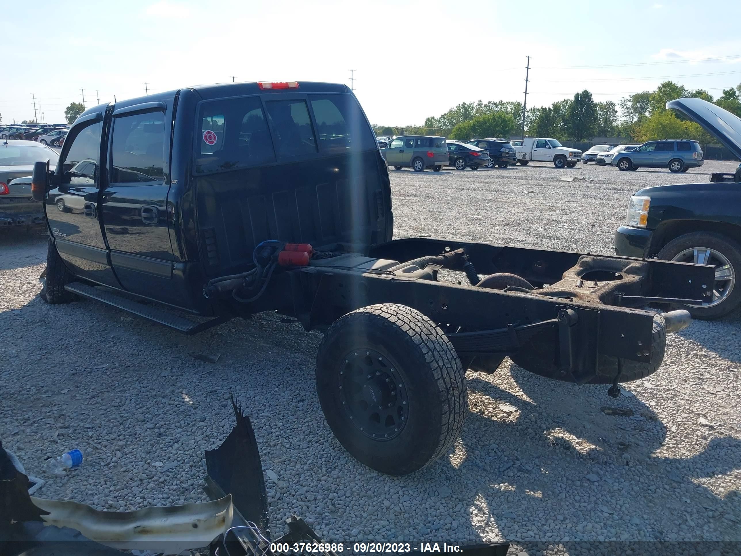 Photo 2 VIN: 1GCHK23265F836521 - CHEVROLET SILVERADO 