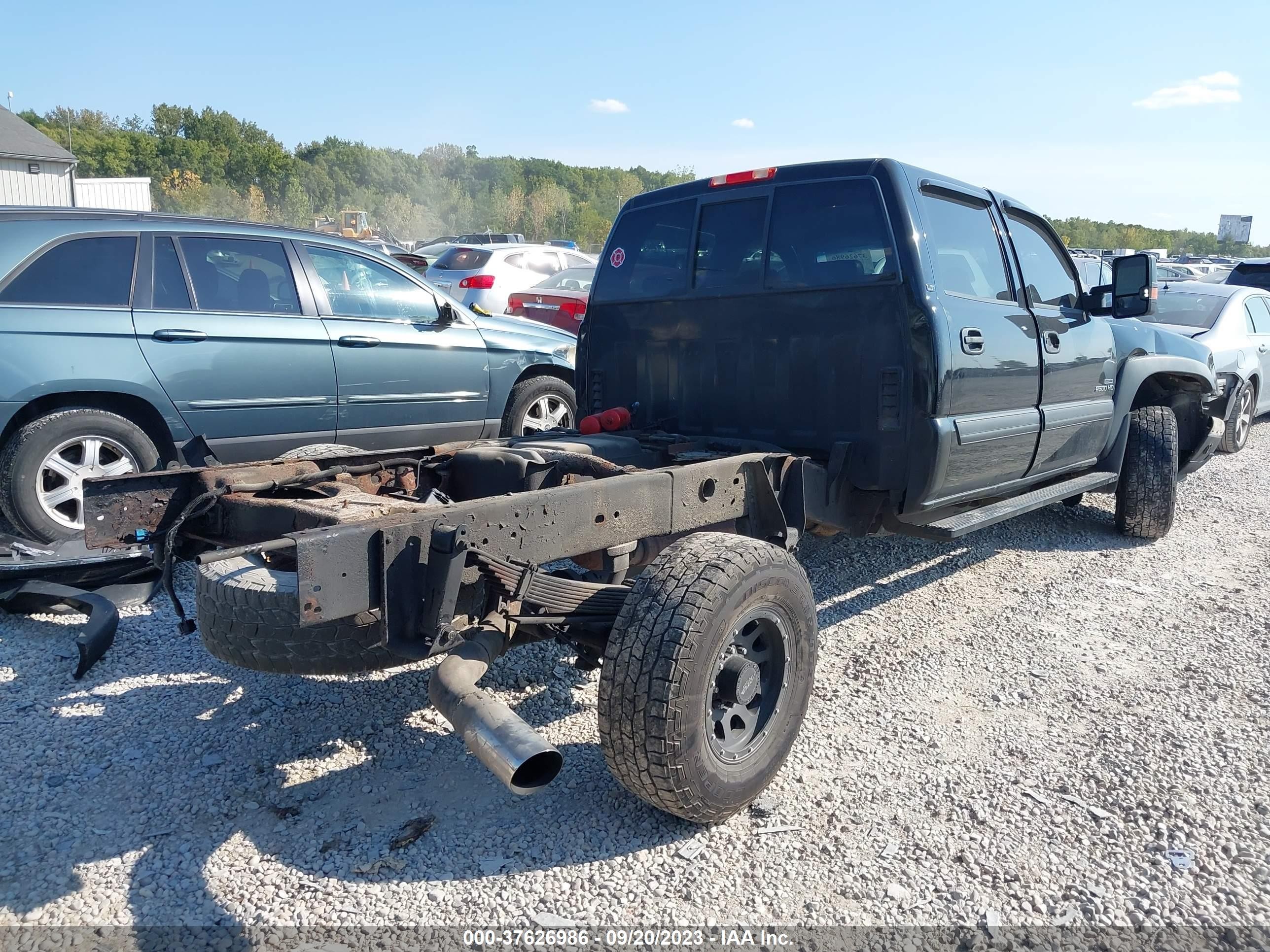 Photo 3 VIN: 1GCHK23265F836521 - CHEVROLET SILVERADO 