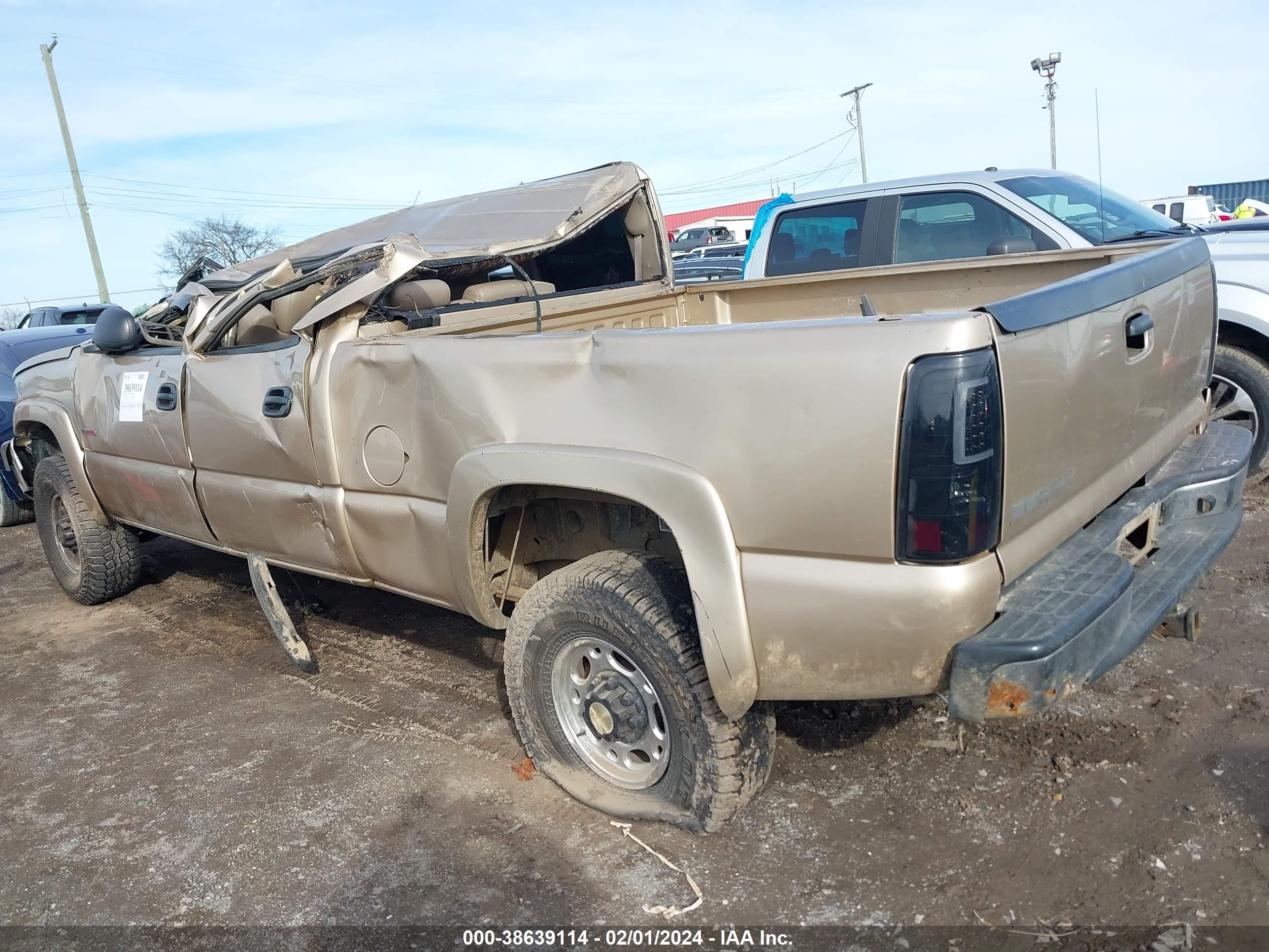 Photo 2 VIN: 1GCHK23265F837166 - CHEVROLET SILVERADO 